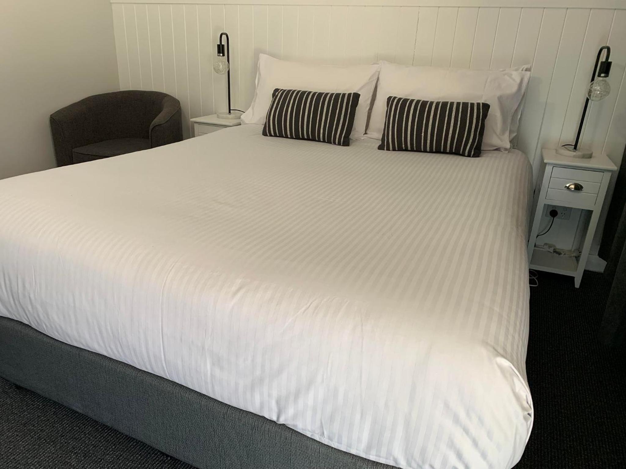 Standard Queen Room - Photo 6
