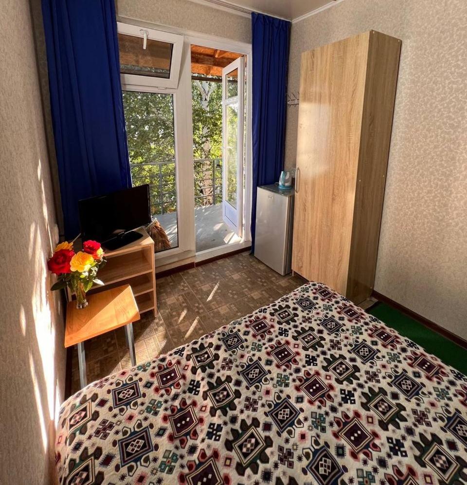 Double Room with Private Bathroom photo 1