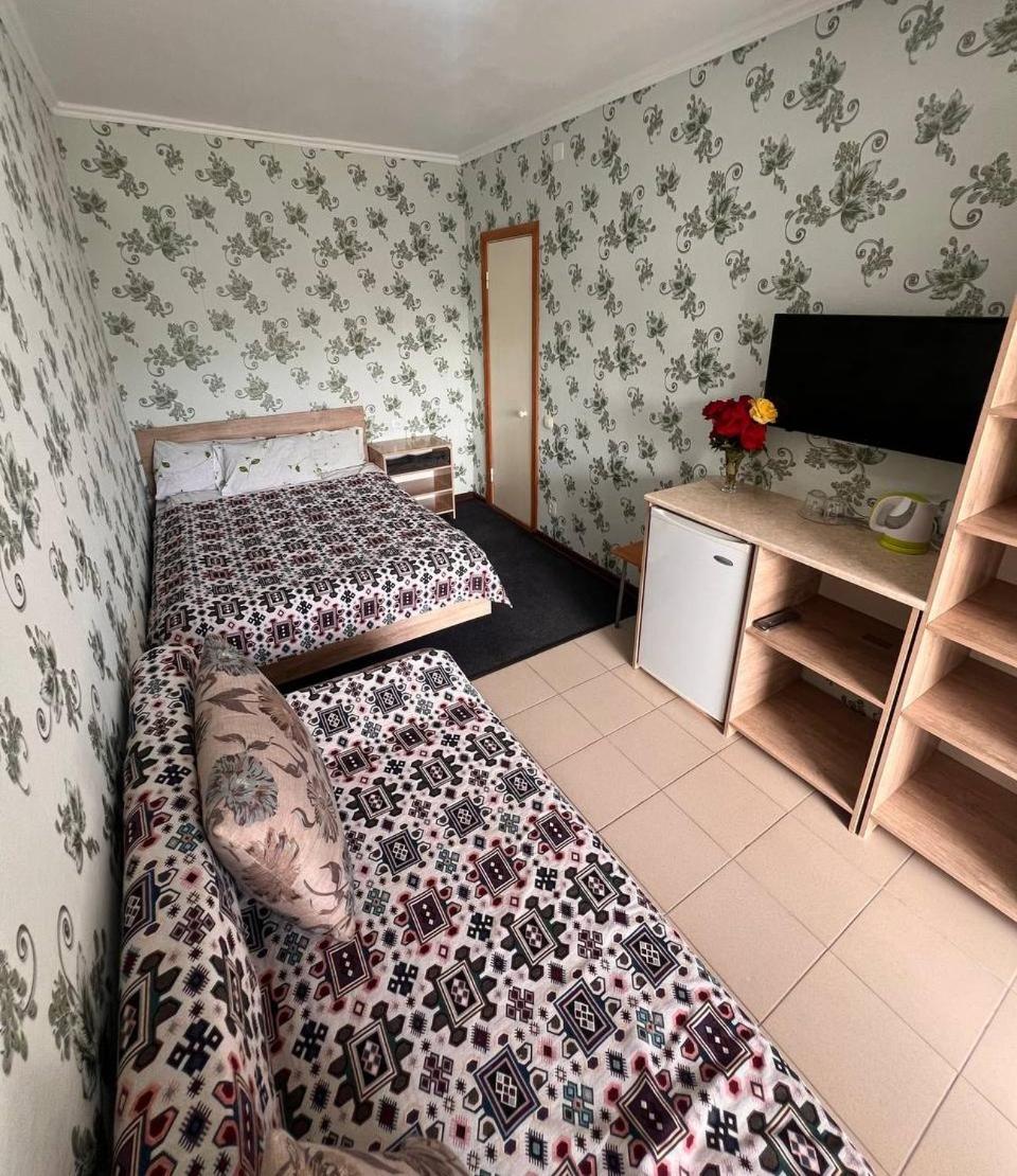 Triple Room with Private Bathroom photo 2