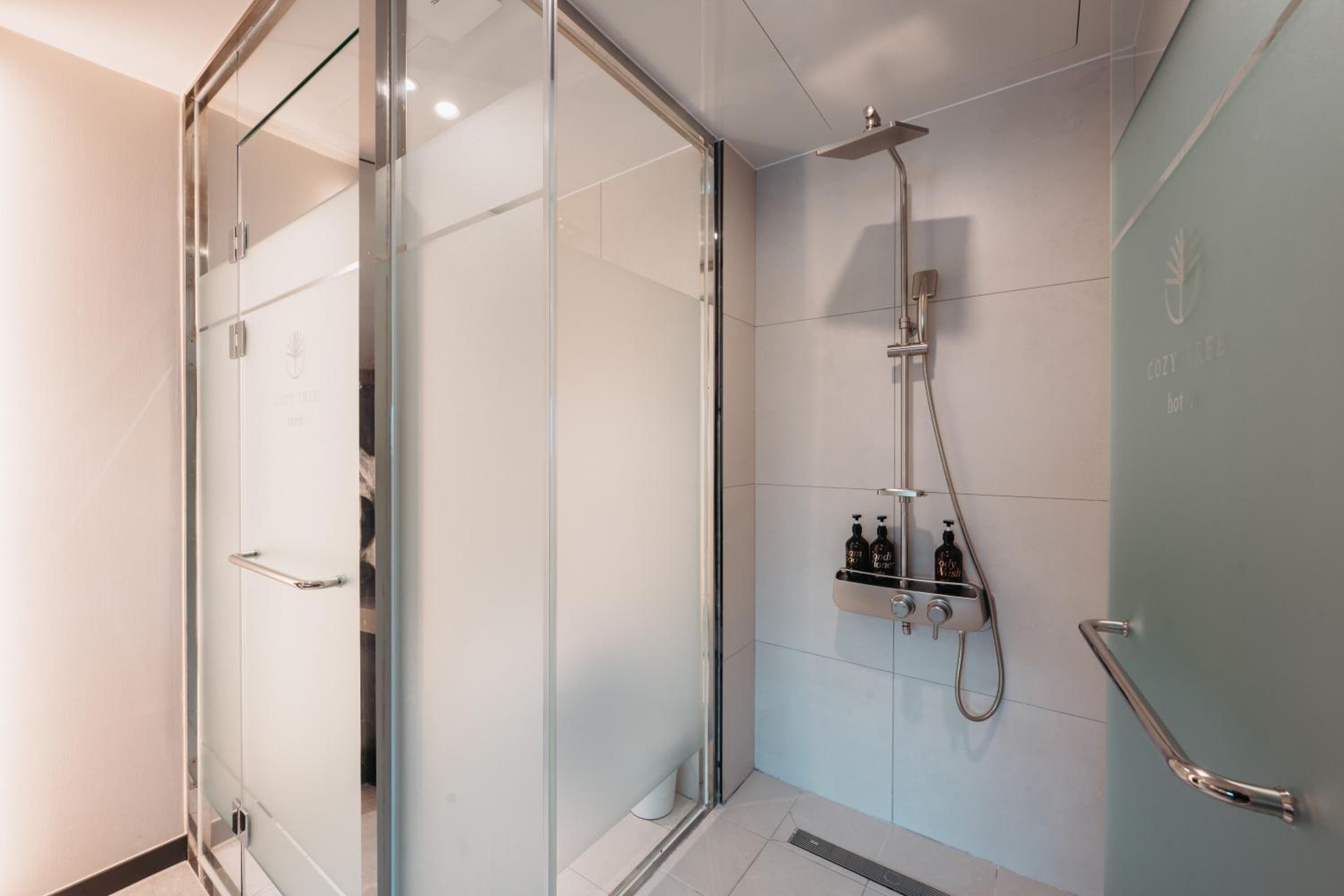 Premier Suite - Photo 4