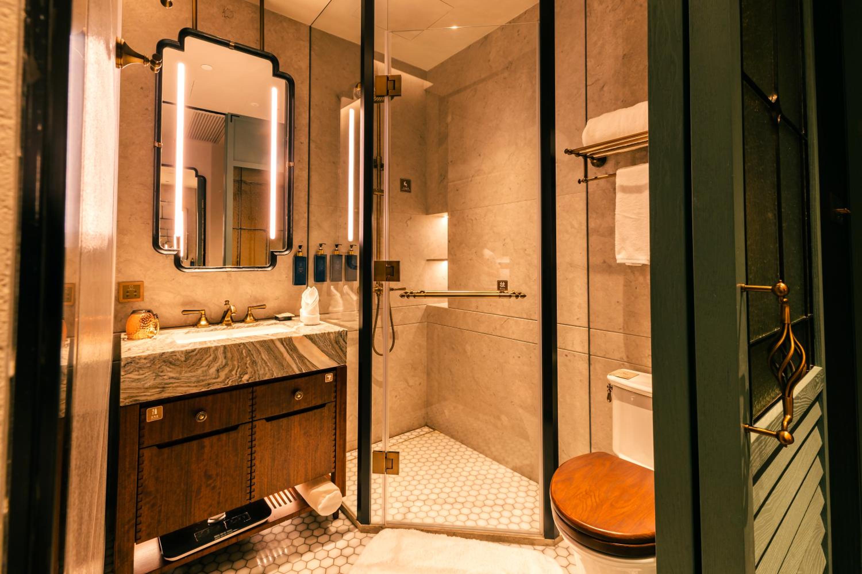 Deluxe Twin Room - Photo 4