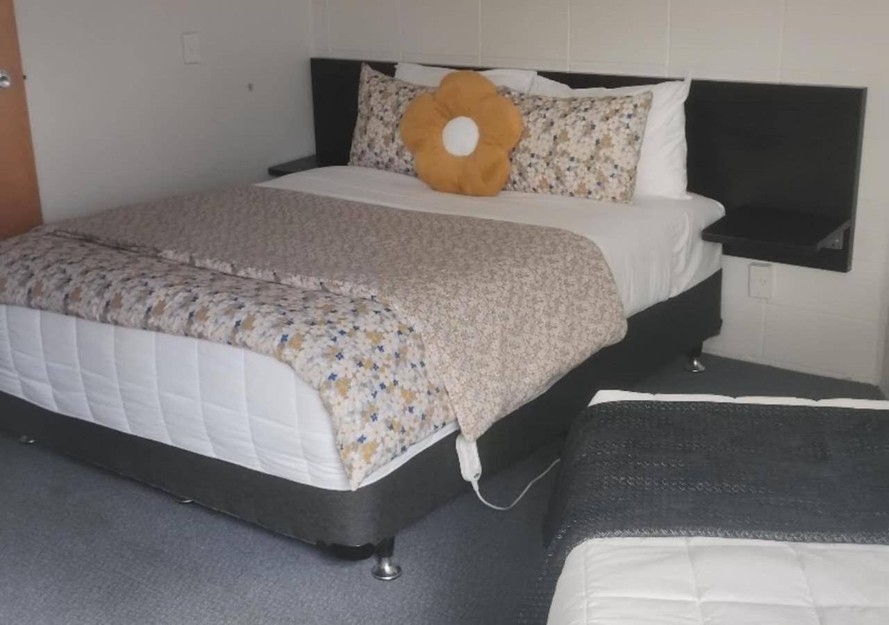 One-Bedroom Apartment - Photo 12