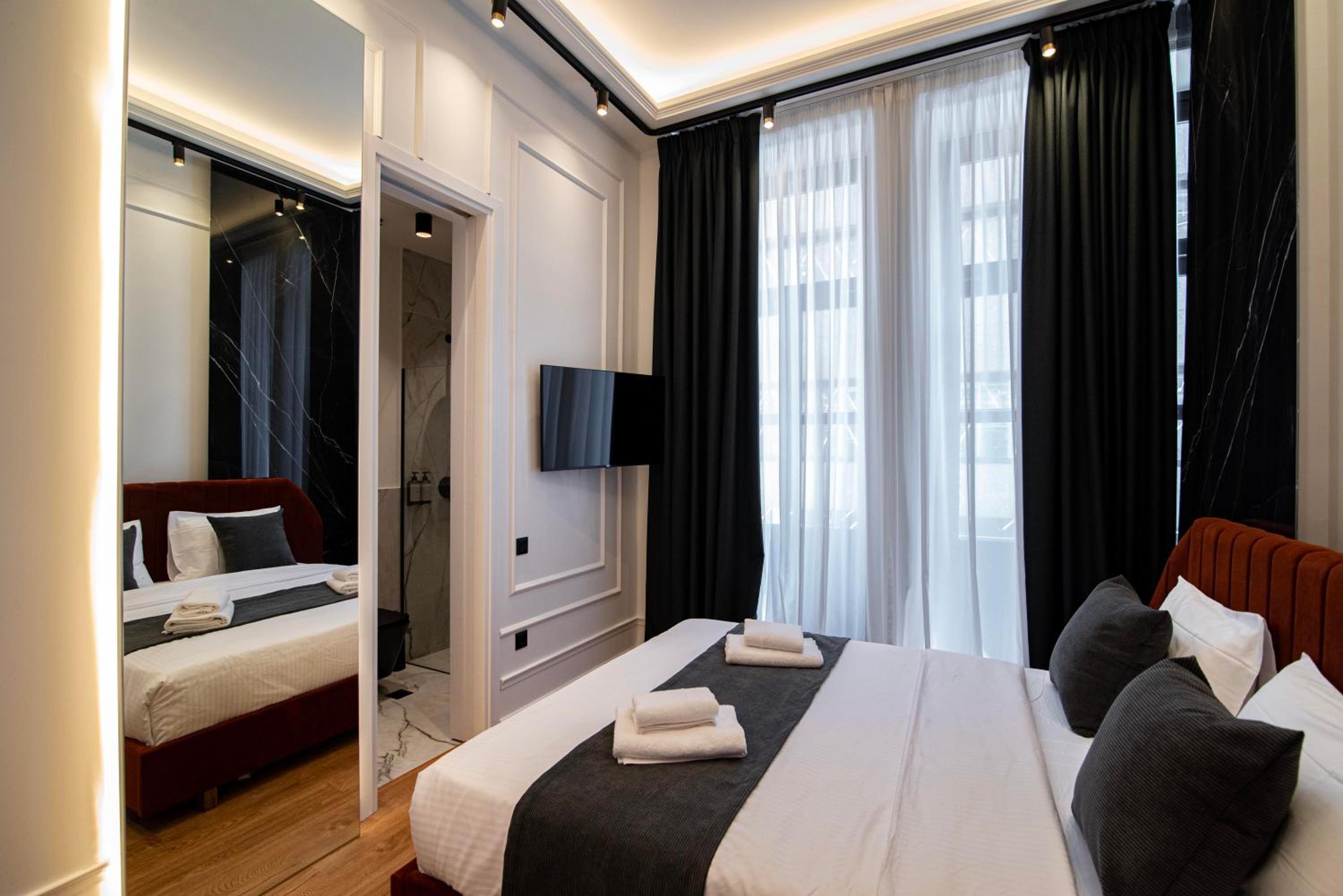 Double Room with Partial Acropolis View