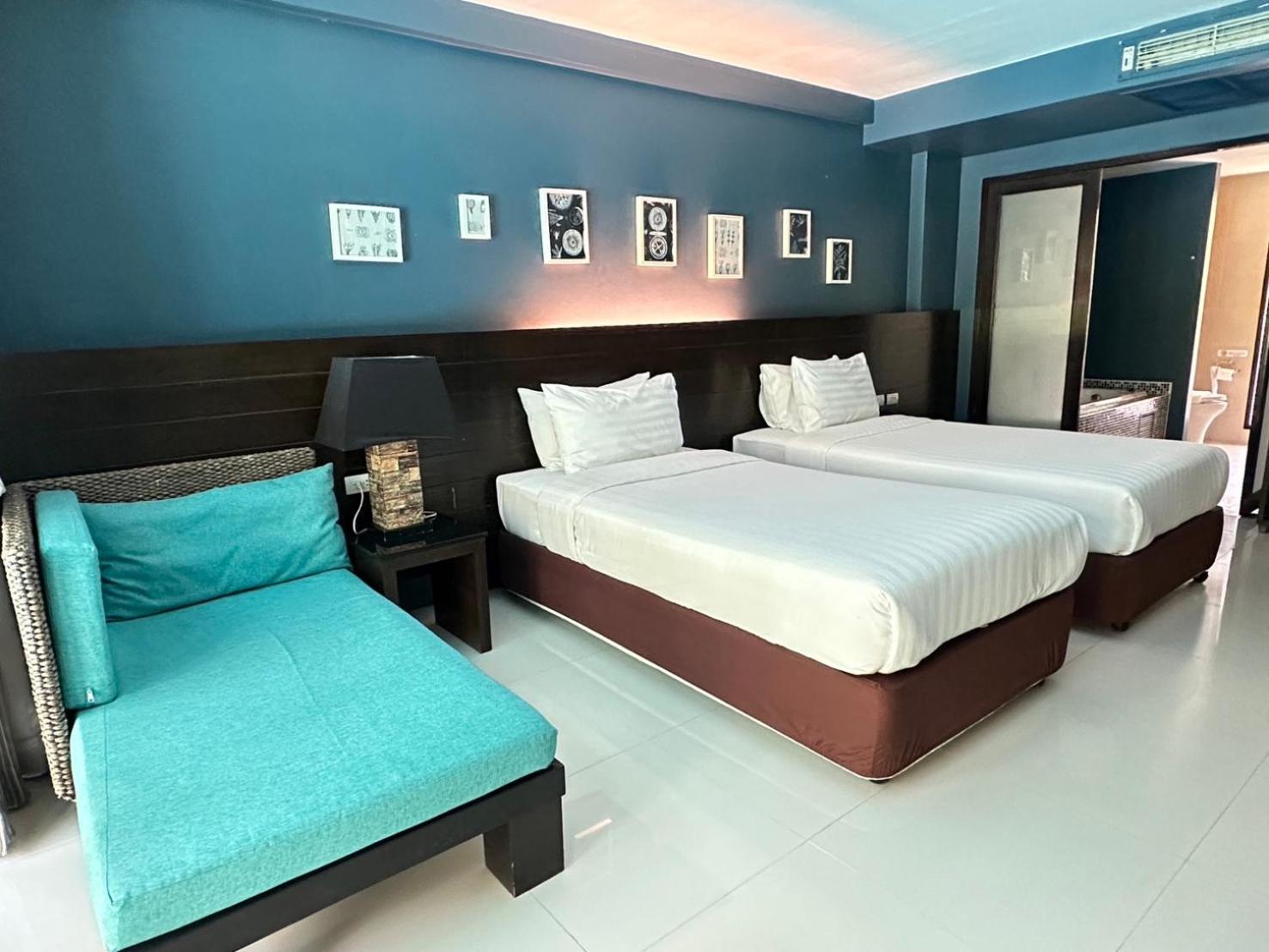 Twin Room with Pool View photo 3