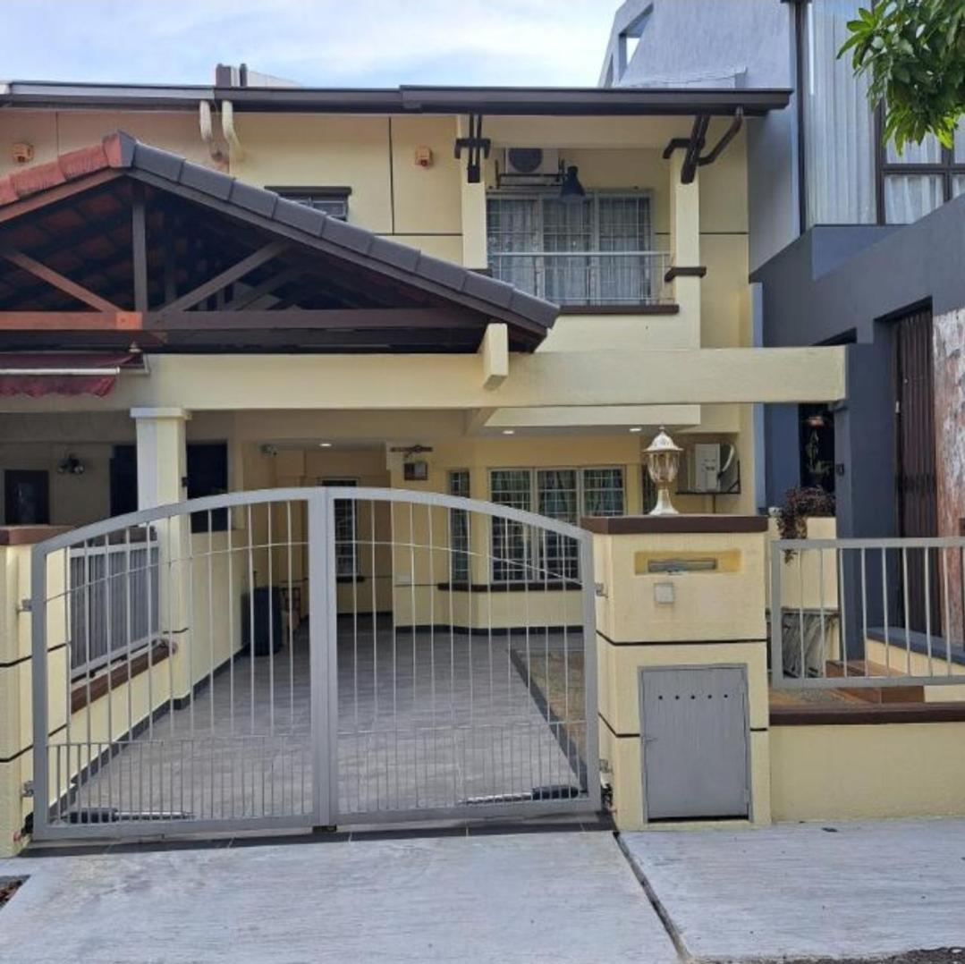 Four-Bedroom House photo 1