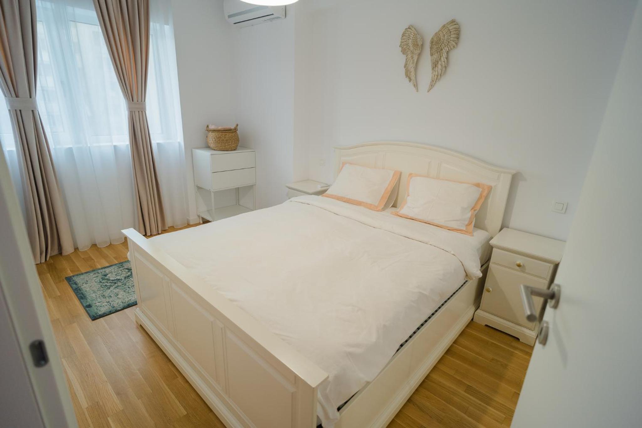 Deluxe One-Bedroom Apartment with City View