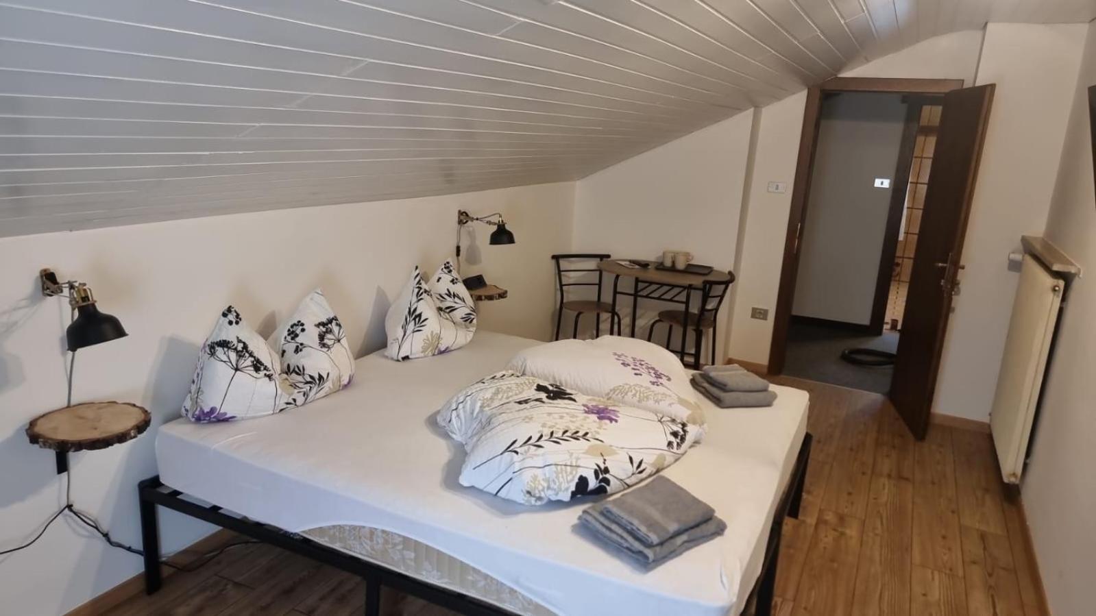 Quadruple Room with Private External Bathroom - Photo 2