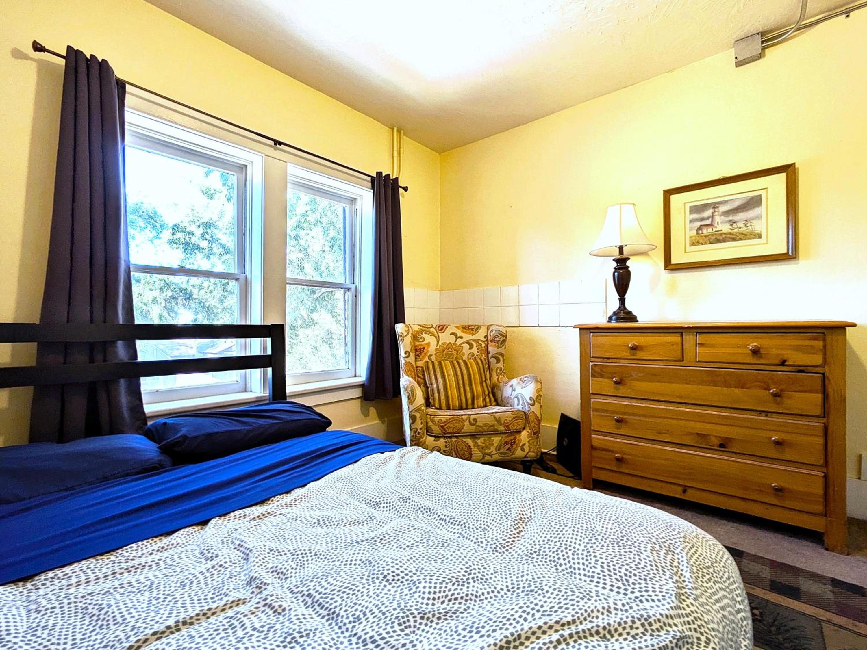 Double Room with Shared Bathroom photo 1