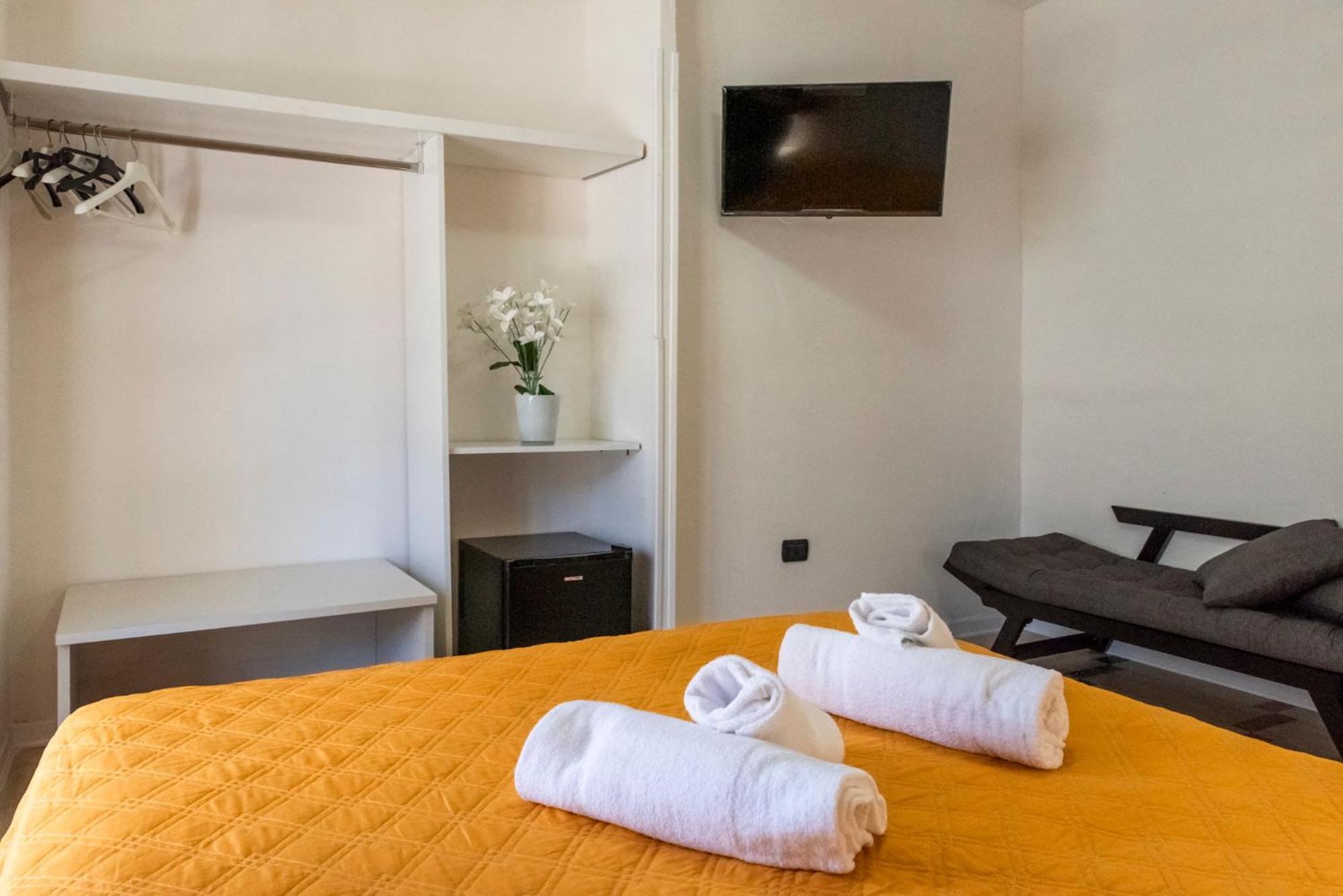 Double Room with Balcony (2 Adults + 1 Child) photo 3