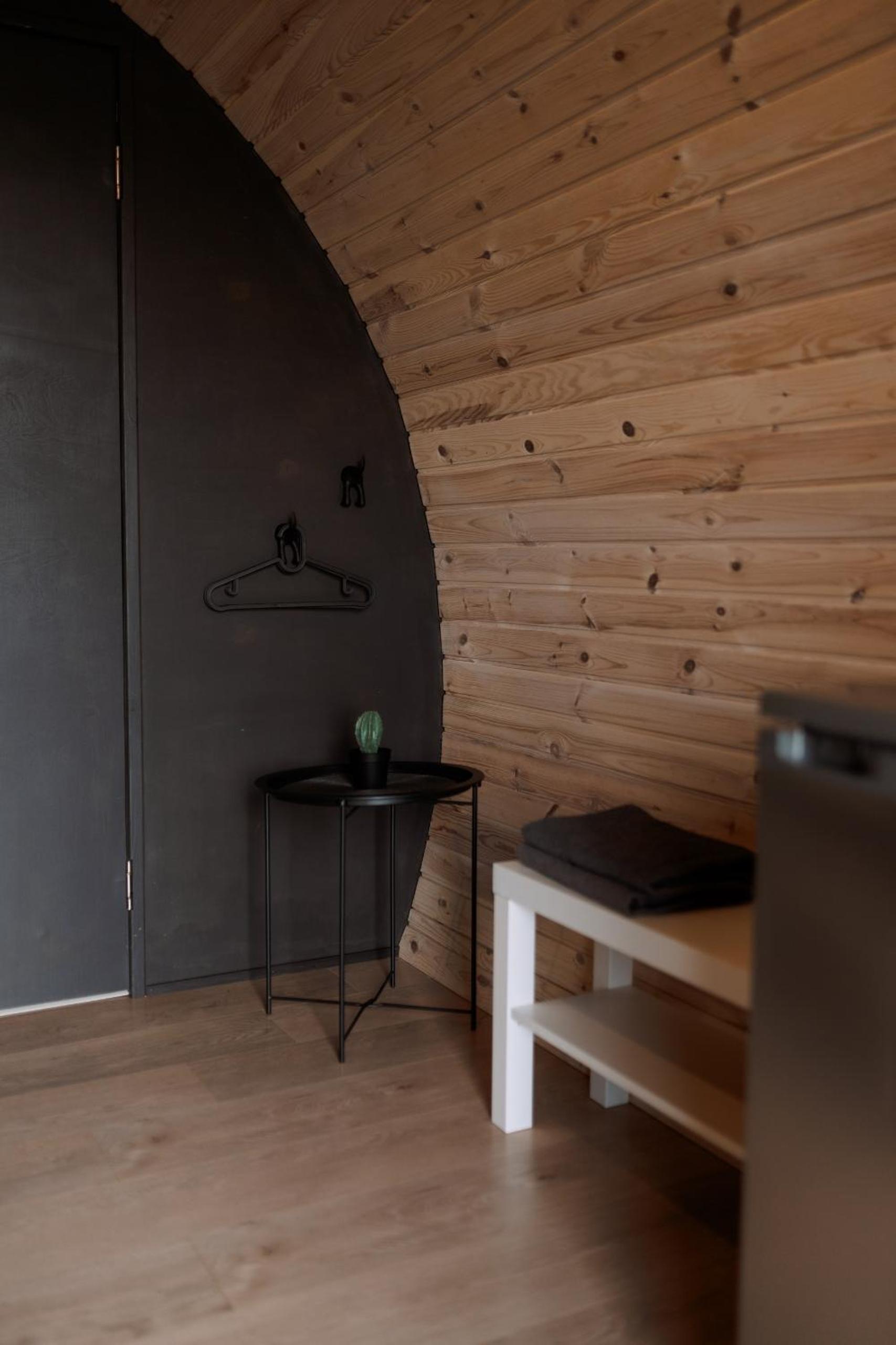 Double Room with Private Bathroom - Photo 8