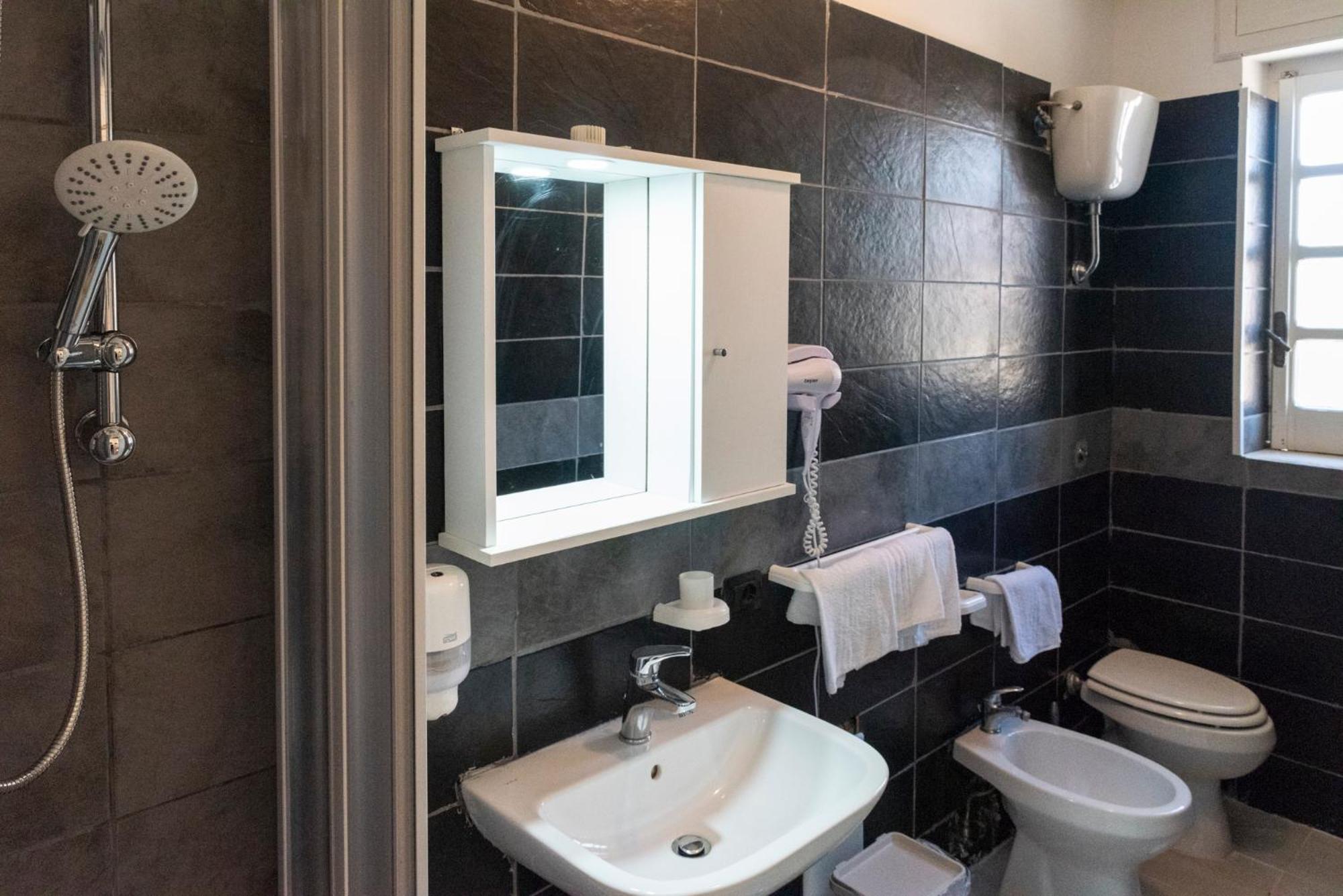 Double Room with Balcony (2 Adults + 1 Child) photo 3