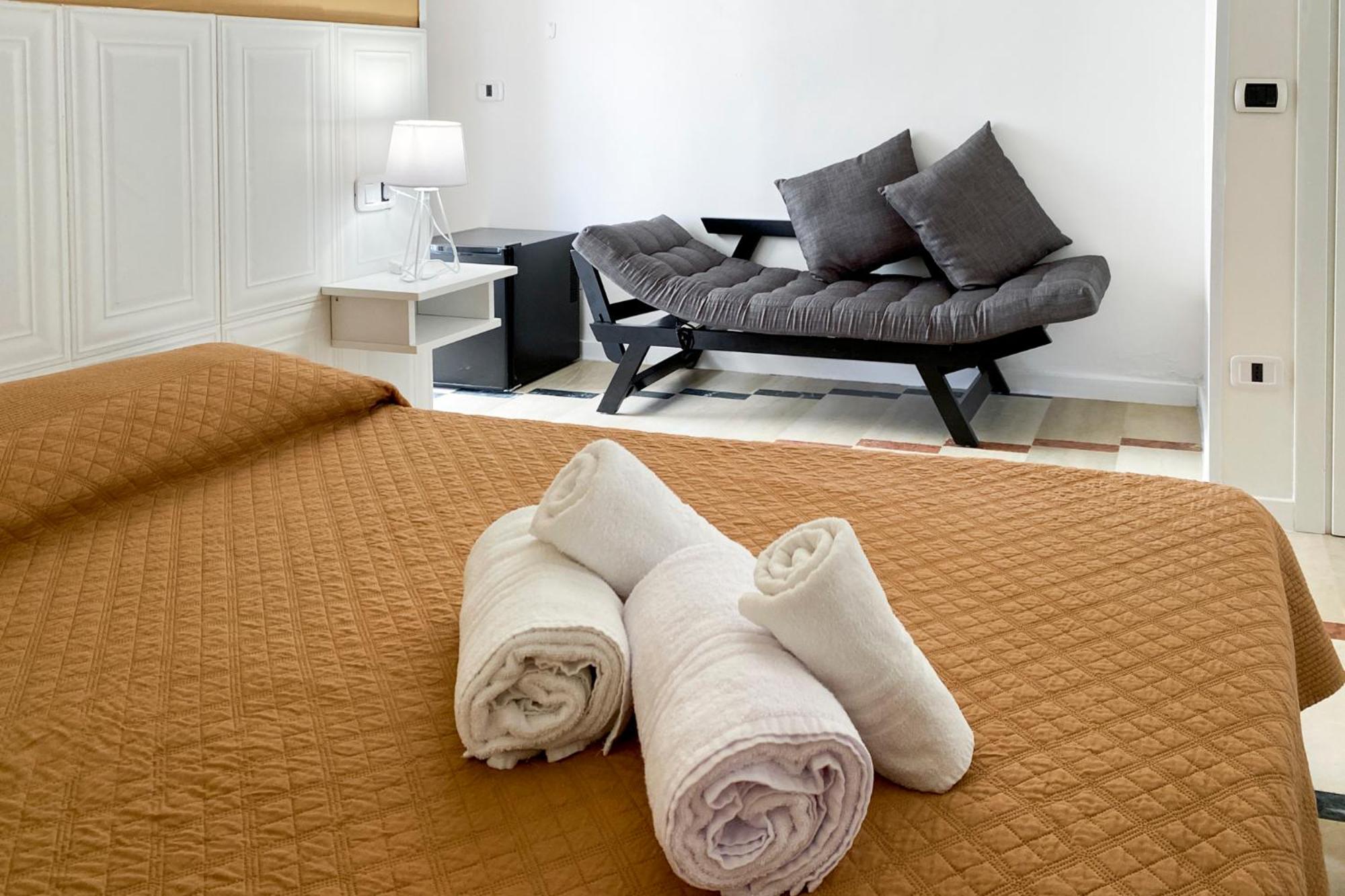 Double Room with Balcony (2 Adults + 1 Child) photo 2