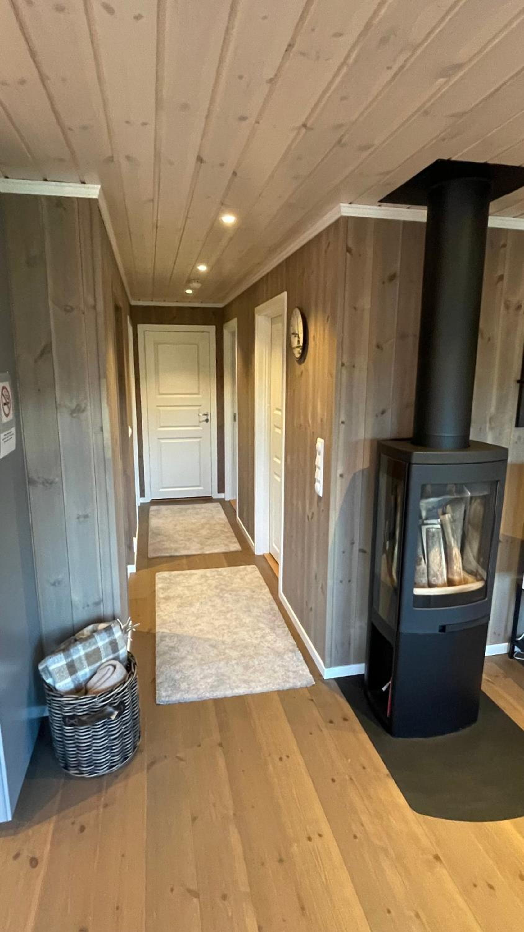 Two-Bedroom House - Photo 25