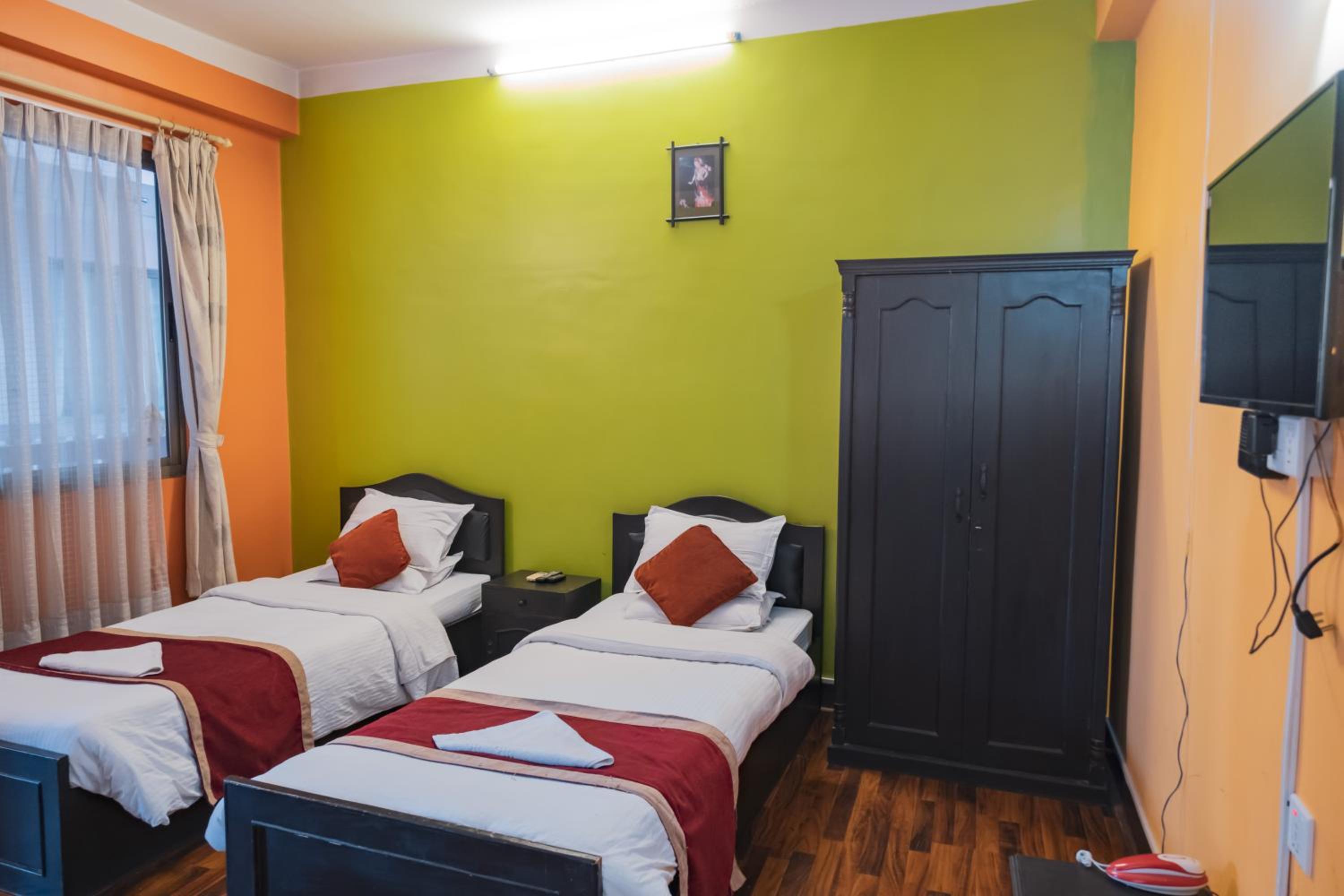 Standard Twin Room with 24-hour Check-in photo 1