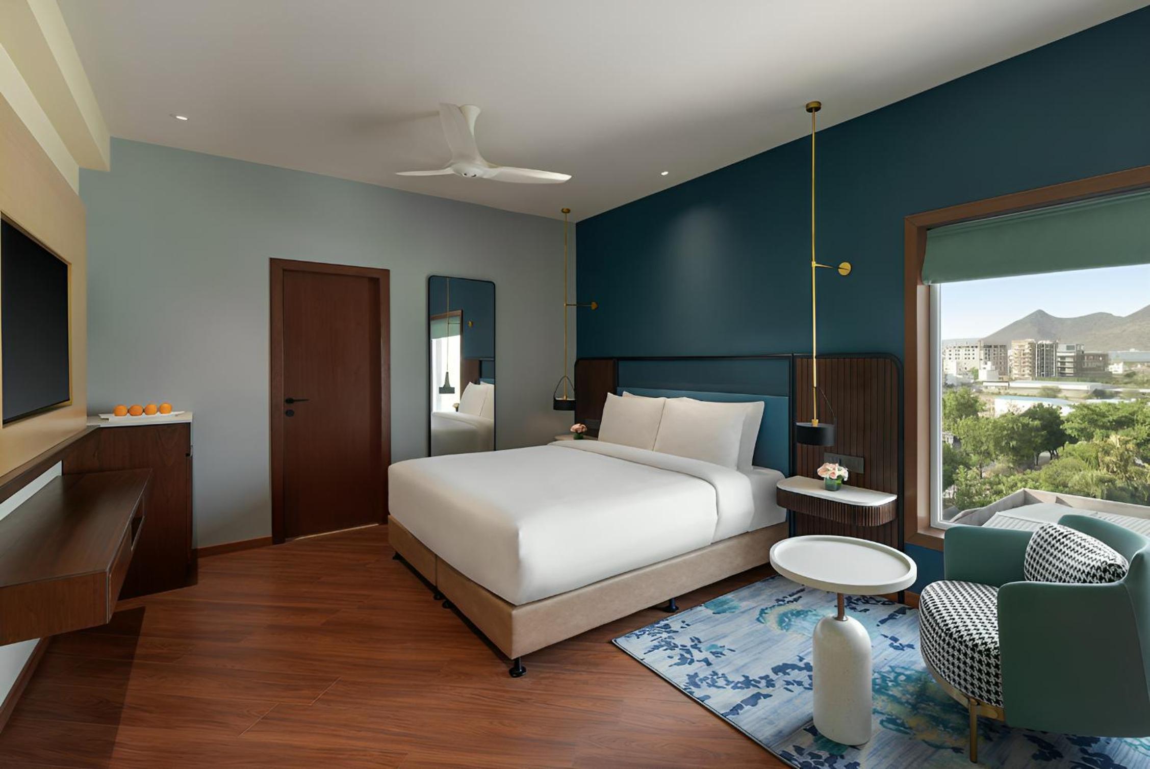 Superior King Room - Photo 5