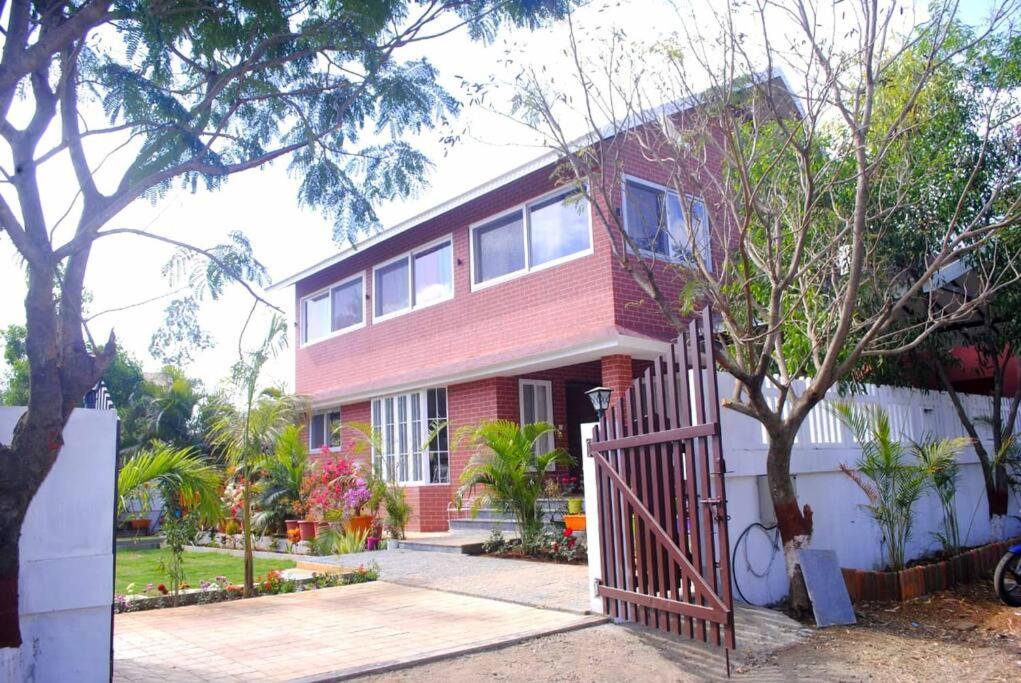 Villa photo 2