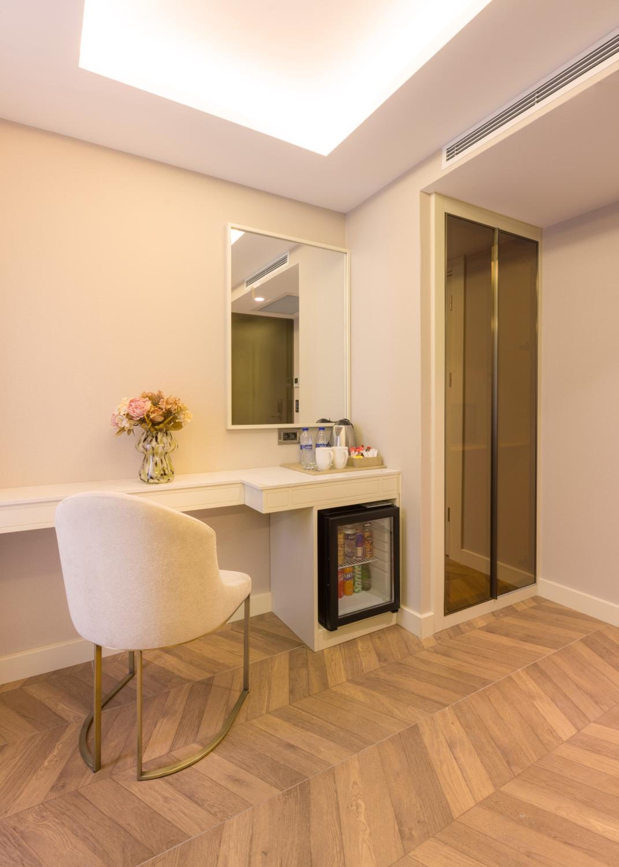 Standard Double or Twin Room photo 2