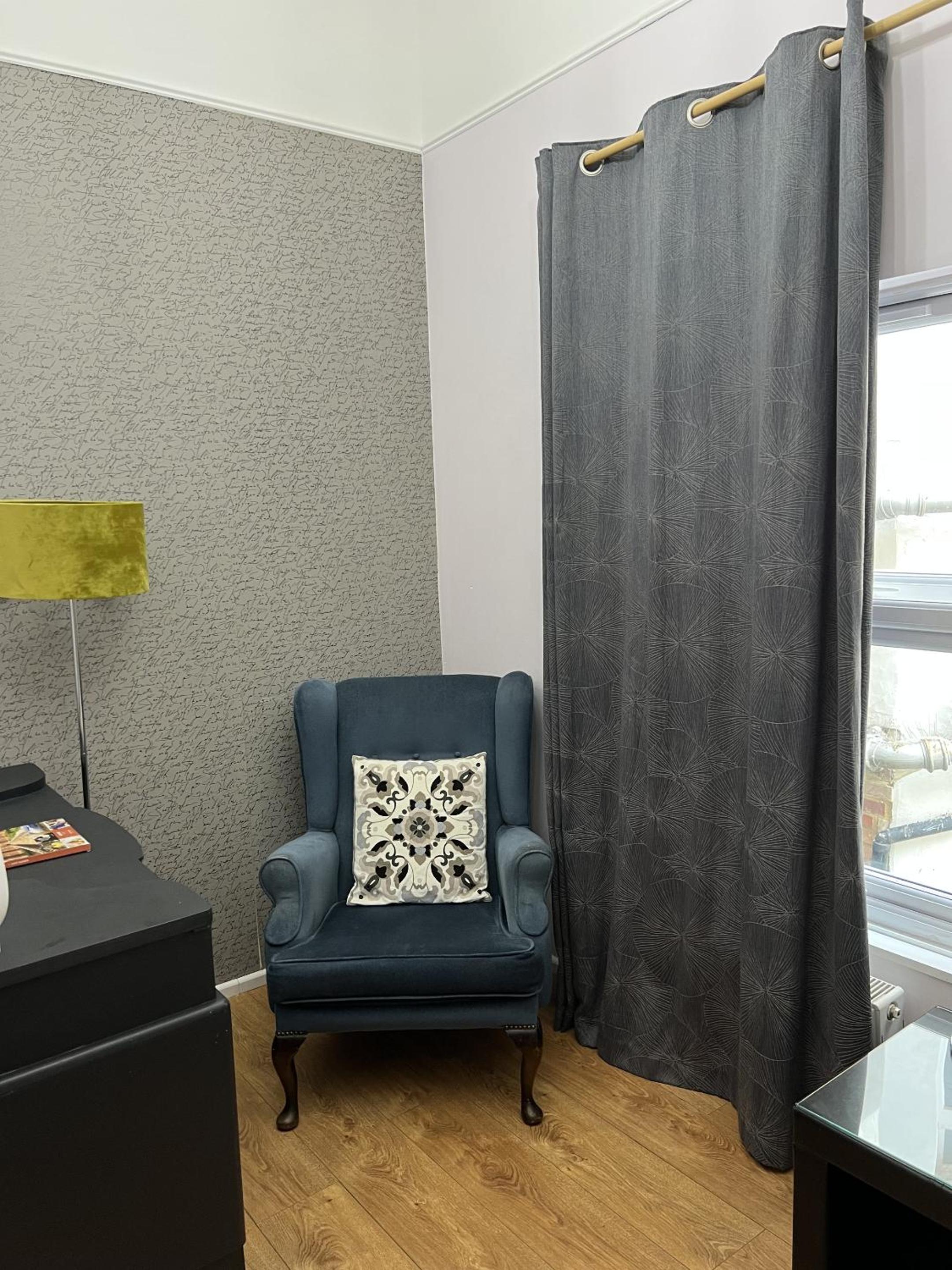 Single Room with Private Bathroom photo 3