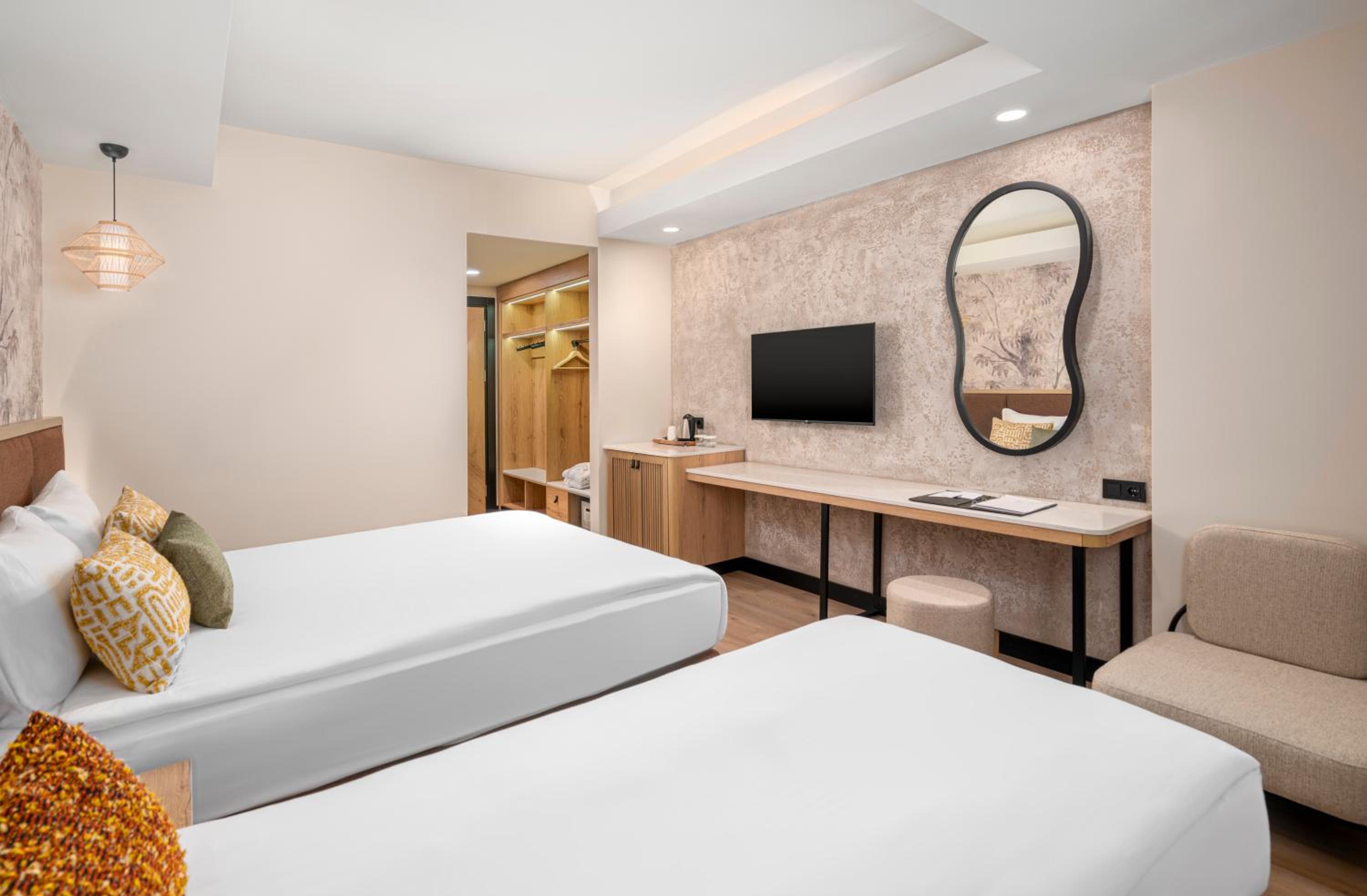 Triple Room with Pool View