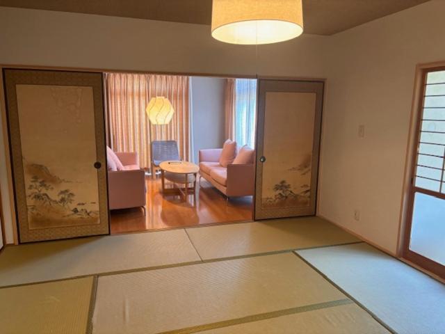 One-Bedroom House photo 1