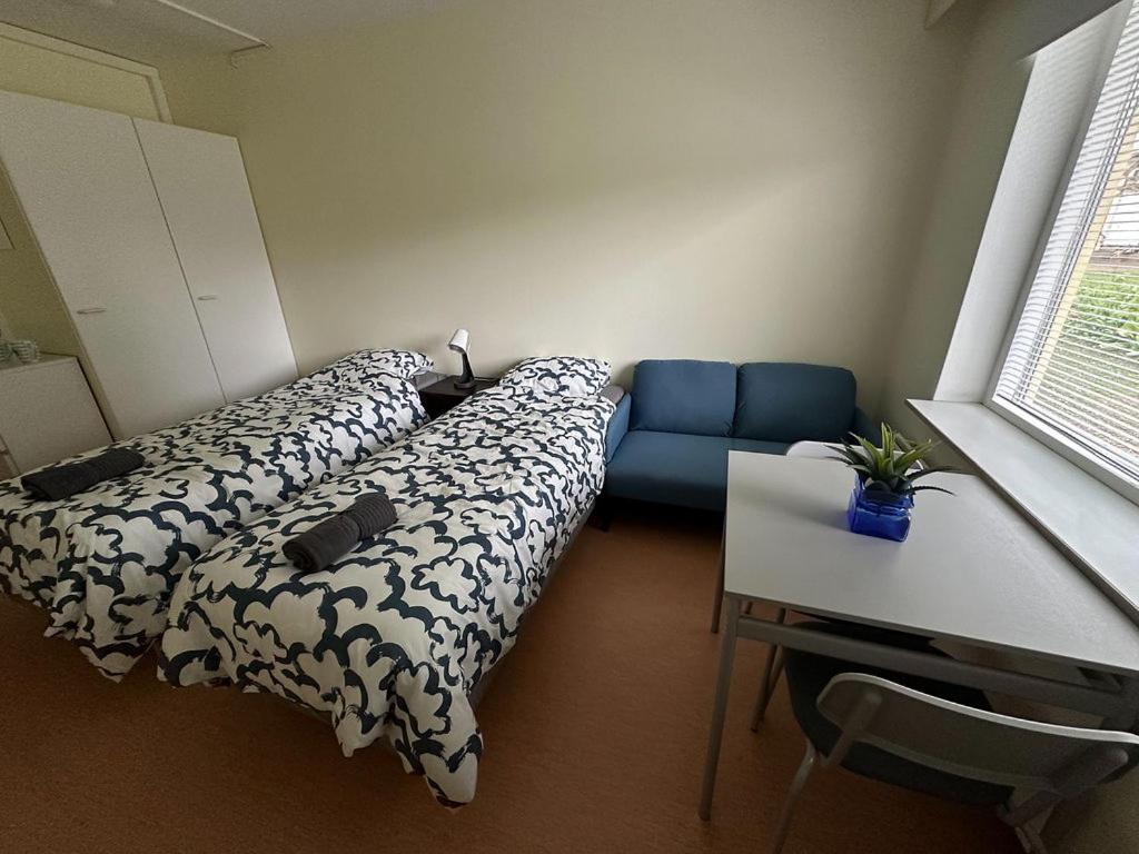 Twin Room with Shared Bathroom photo 2