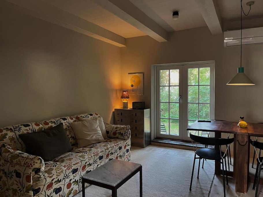 One-Bedroom House photo 1