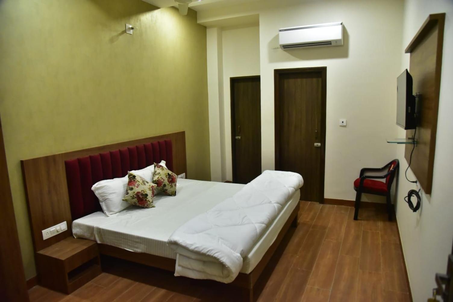 Deluxe Double Room photo 2