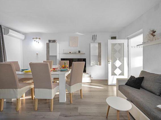 Villa with Sea View photo 3