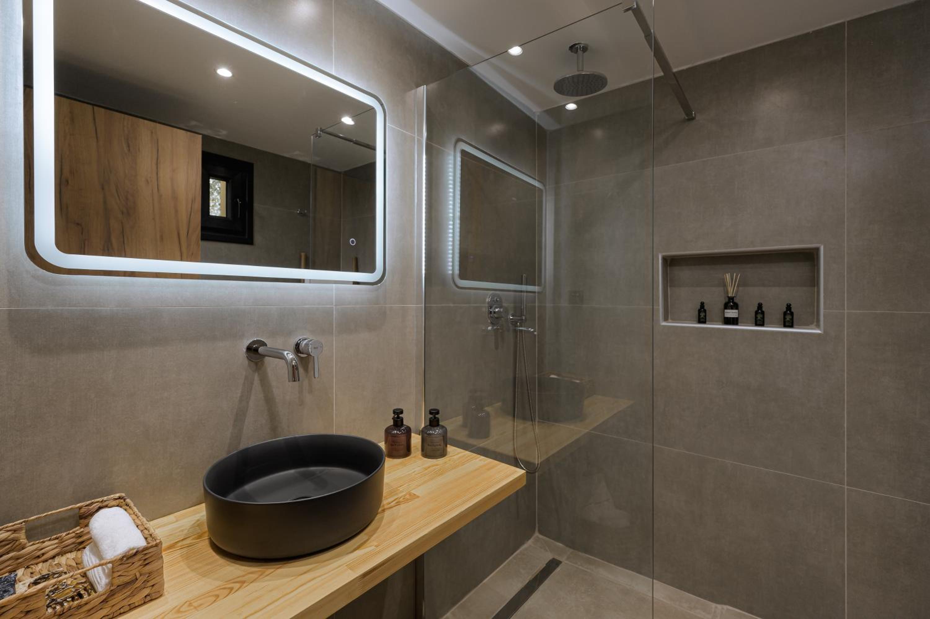 Deluxe Triple Room photo 3