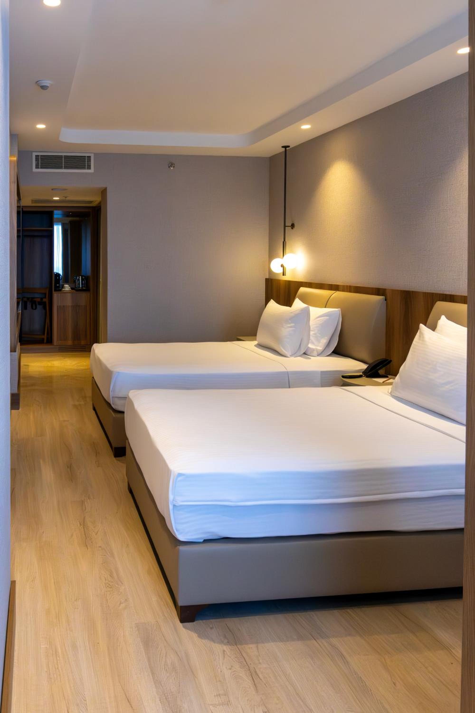 Standard Twin Room with Sea View