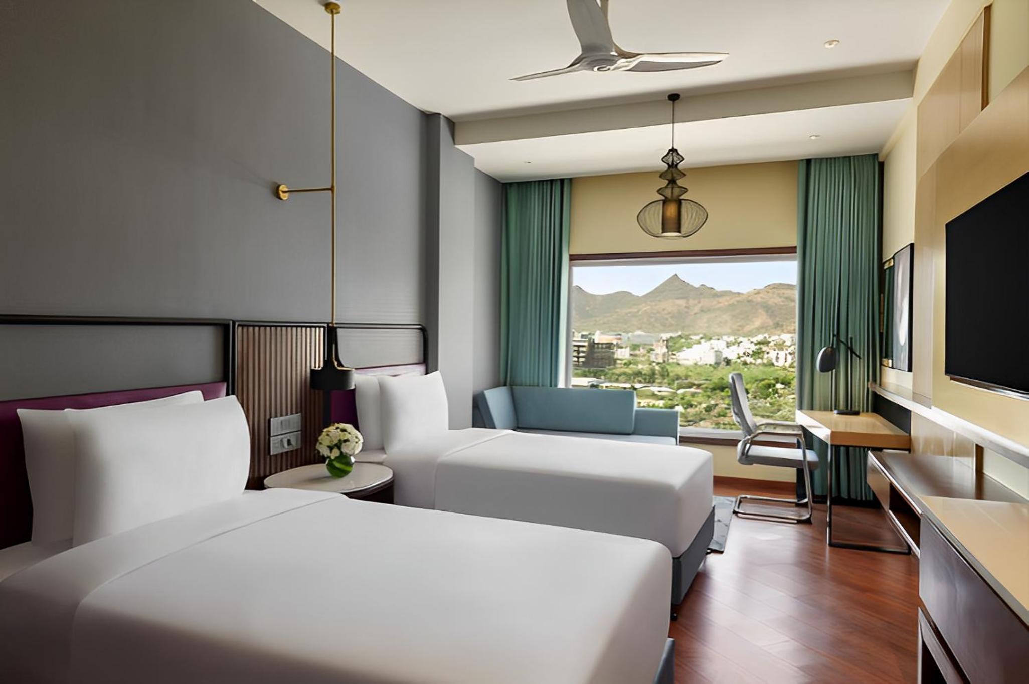 Premium Twin Room - Photo 4