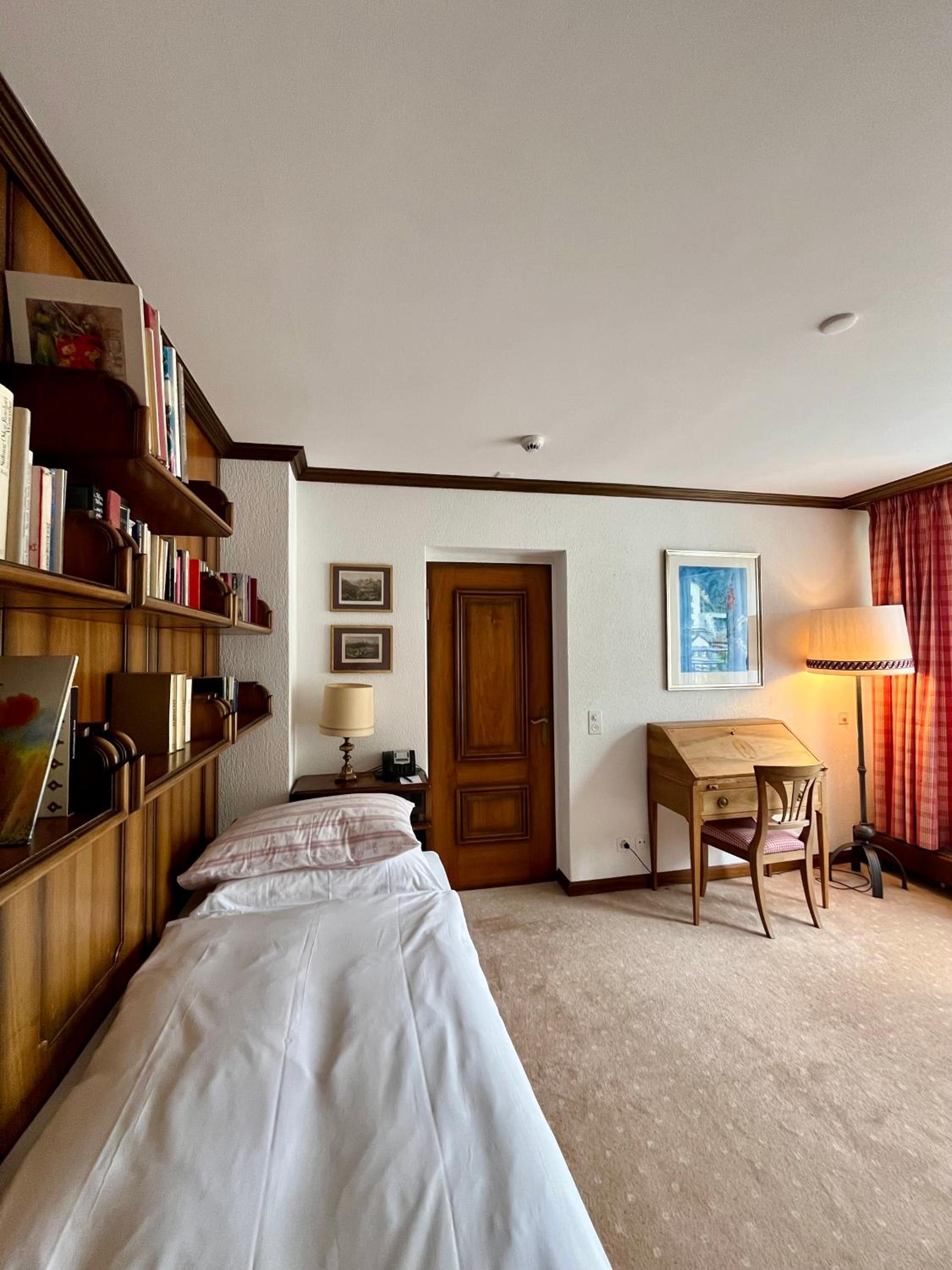 Two-Bedroom Suite - Photo 4