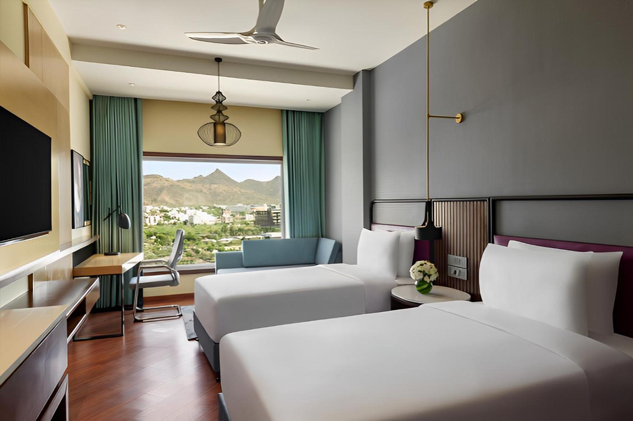 Premium Twin Room - Photo 3