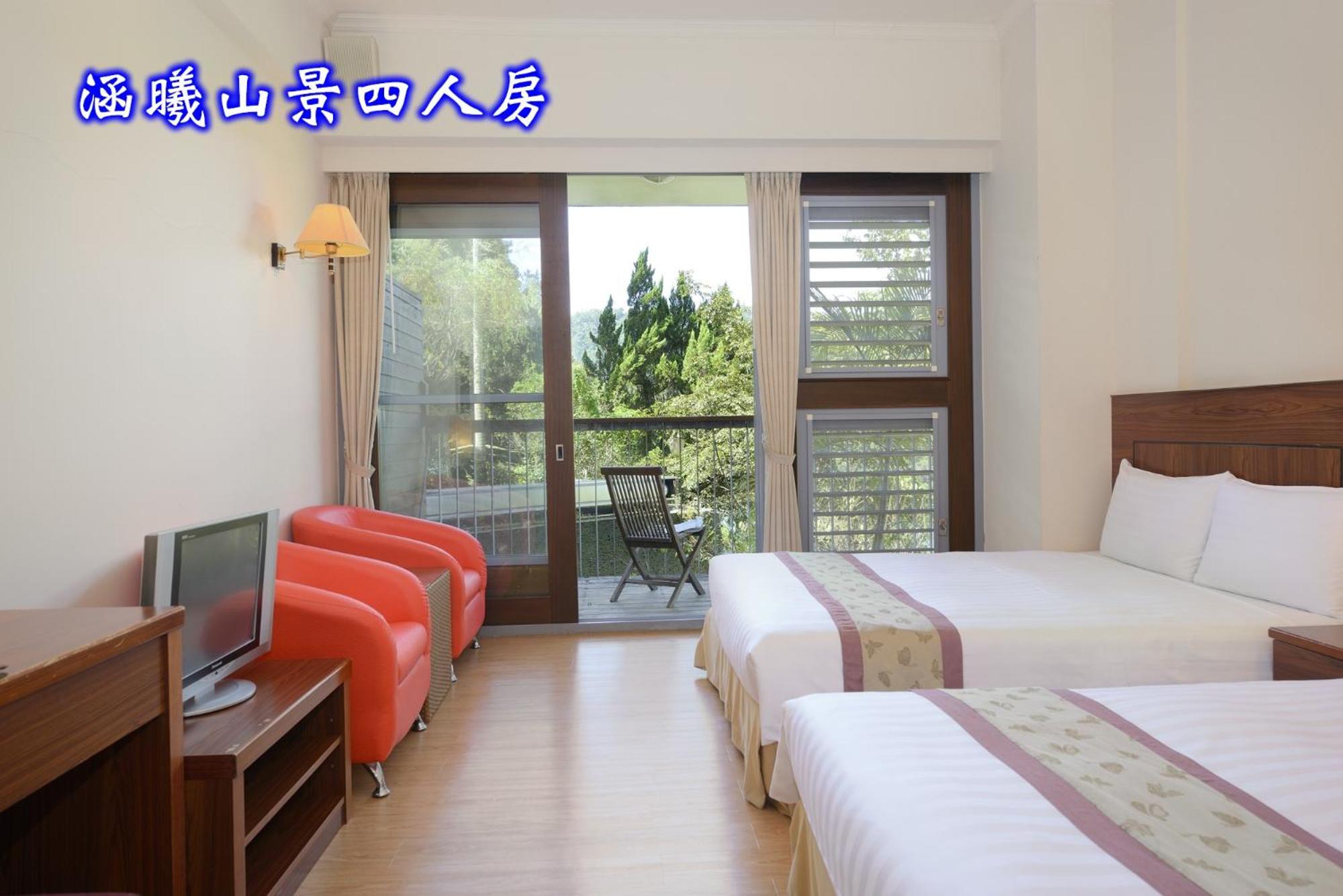Quadruple Room with Mountain View