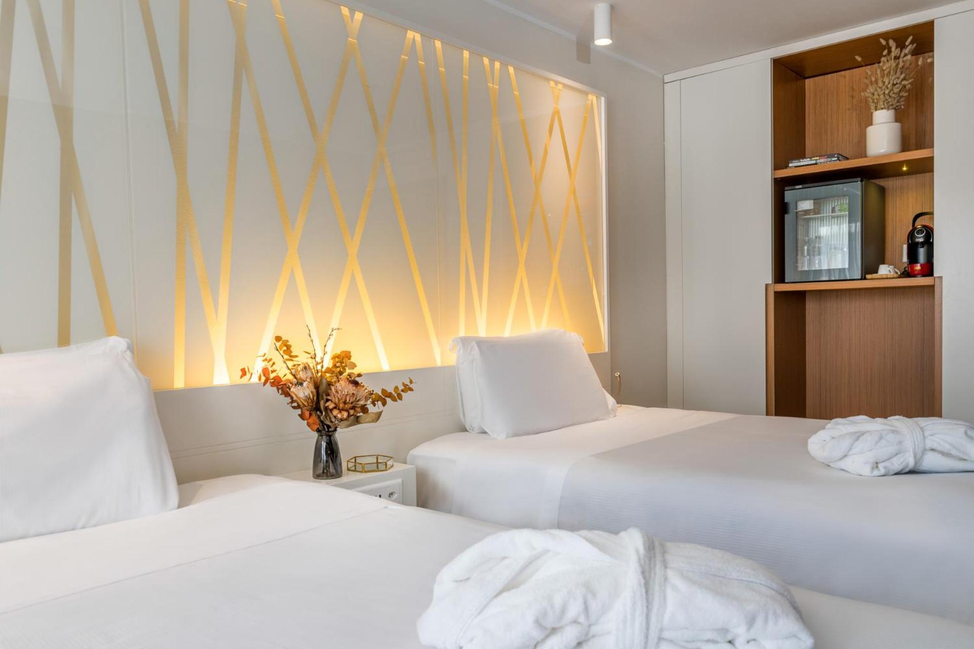 Classic Twin Room - Photo 2