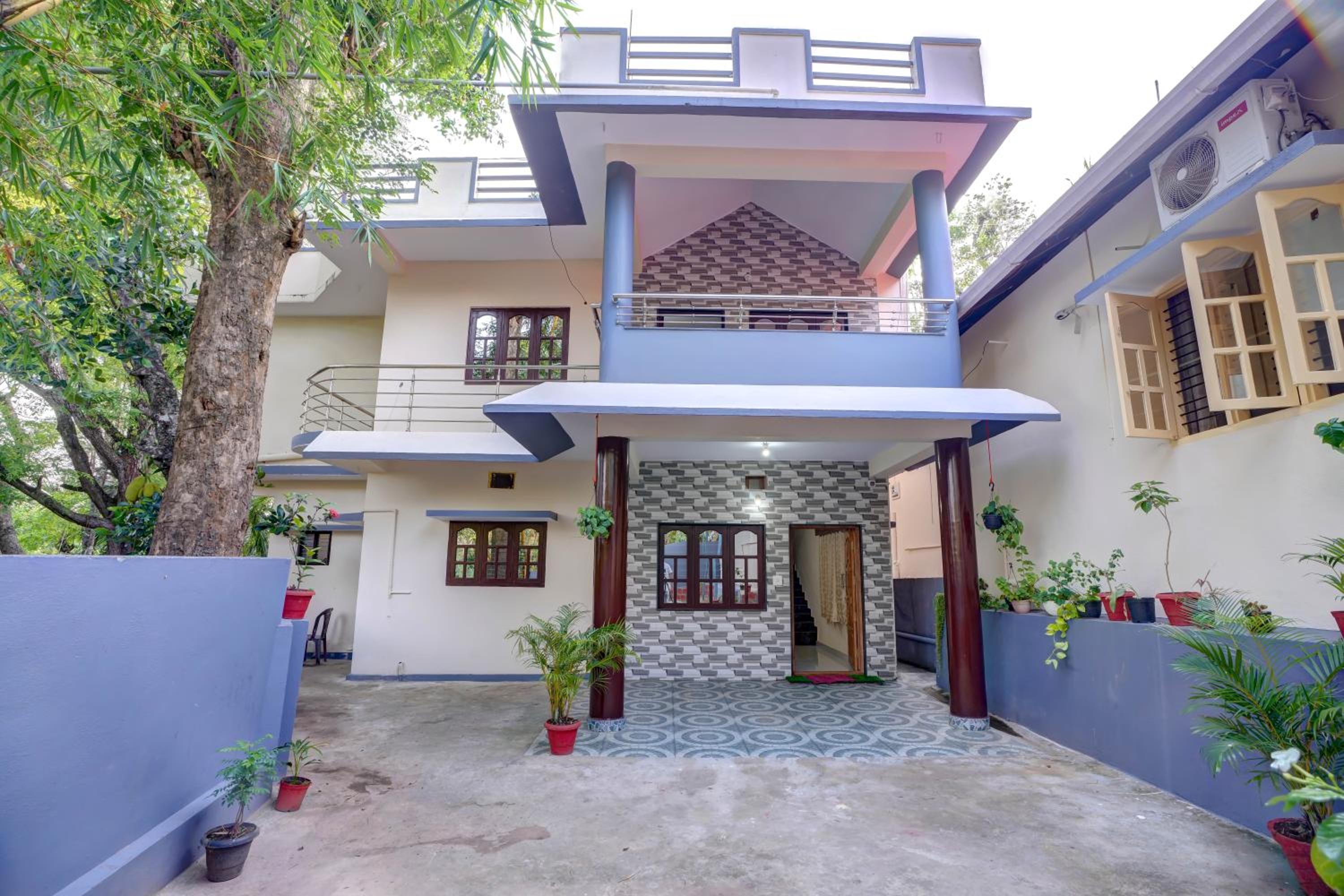 Three-Bedroom Villa photo 2