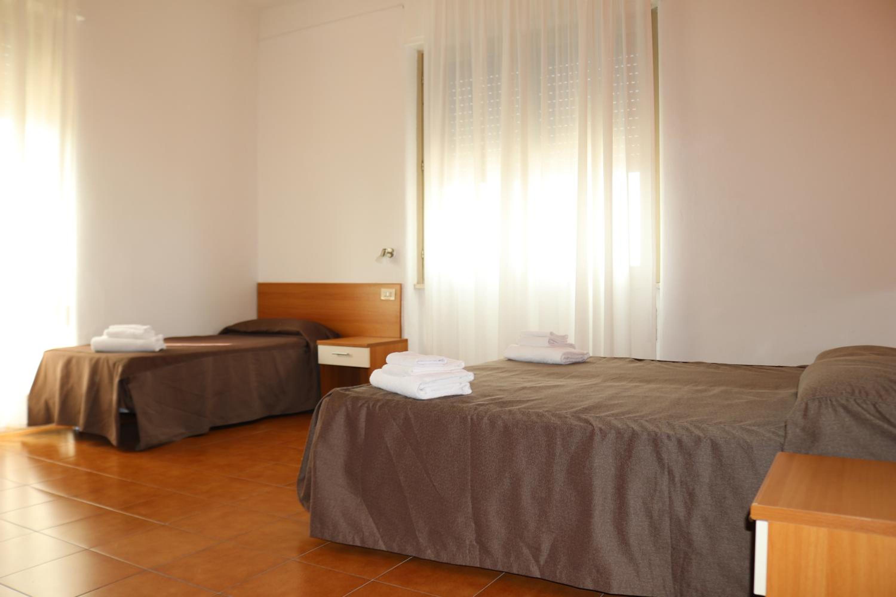 Standard Triple Room photo 2