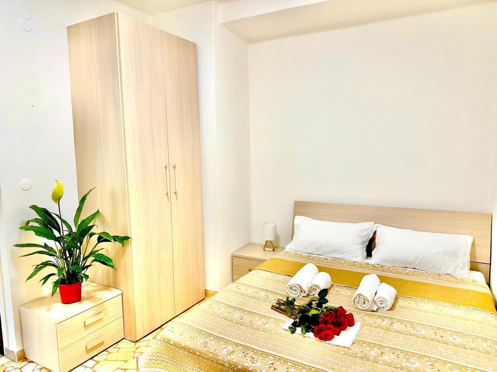 Deluxe Room (1 adult + 1 child) - Photo 1