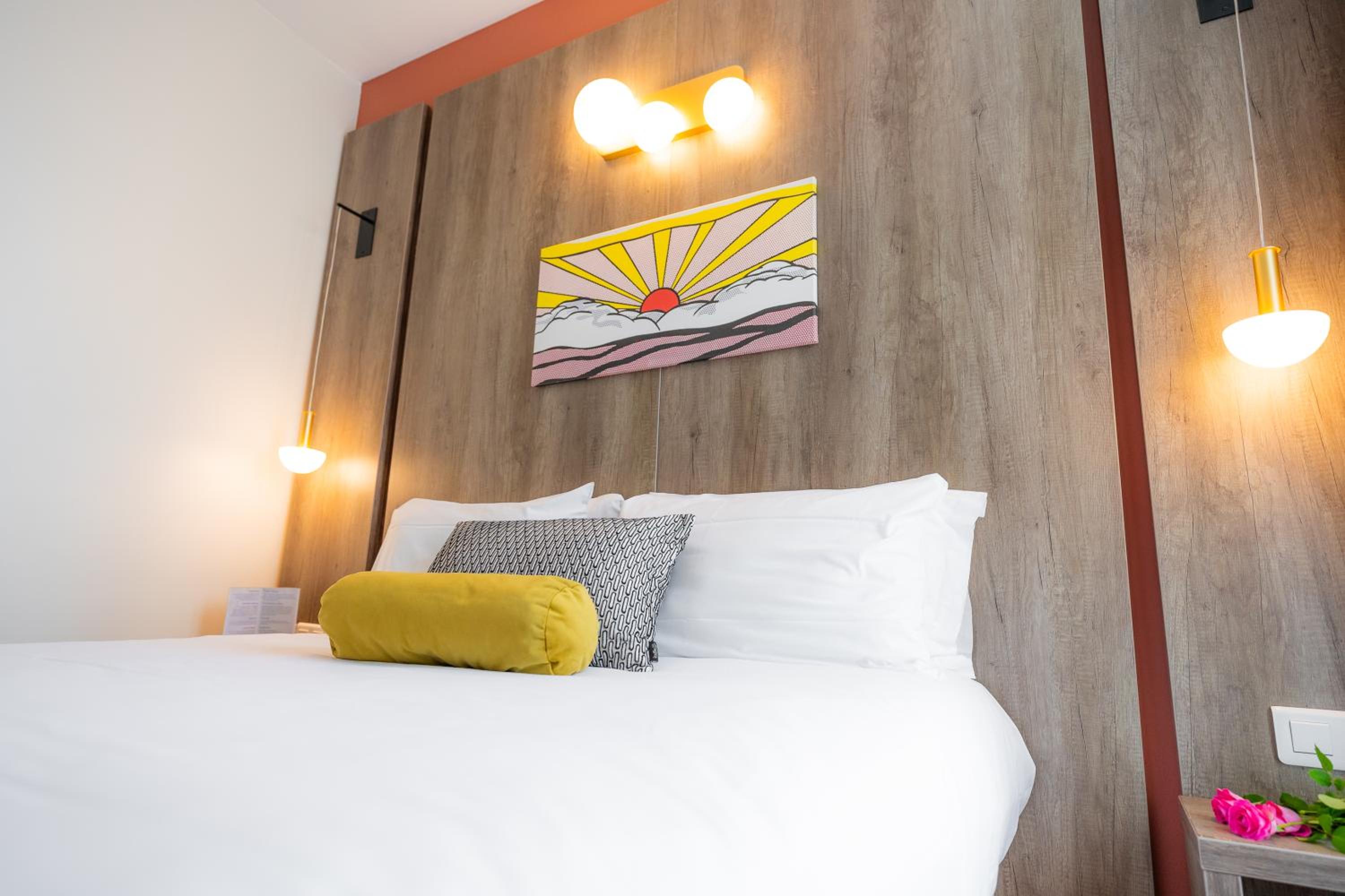 Small Standard Room - Photo 3