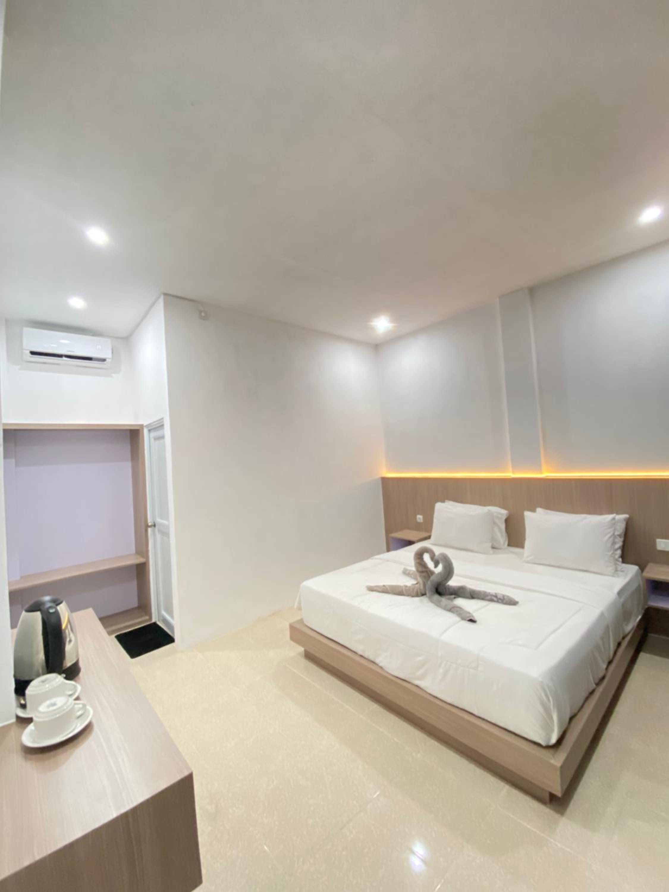 Deluxe Double or Twin Room with Mountain View - Photo 9