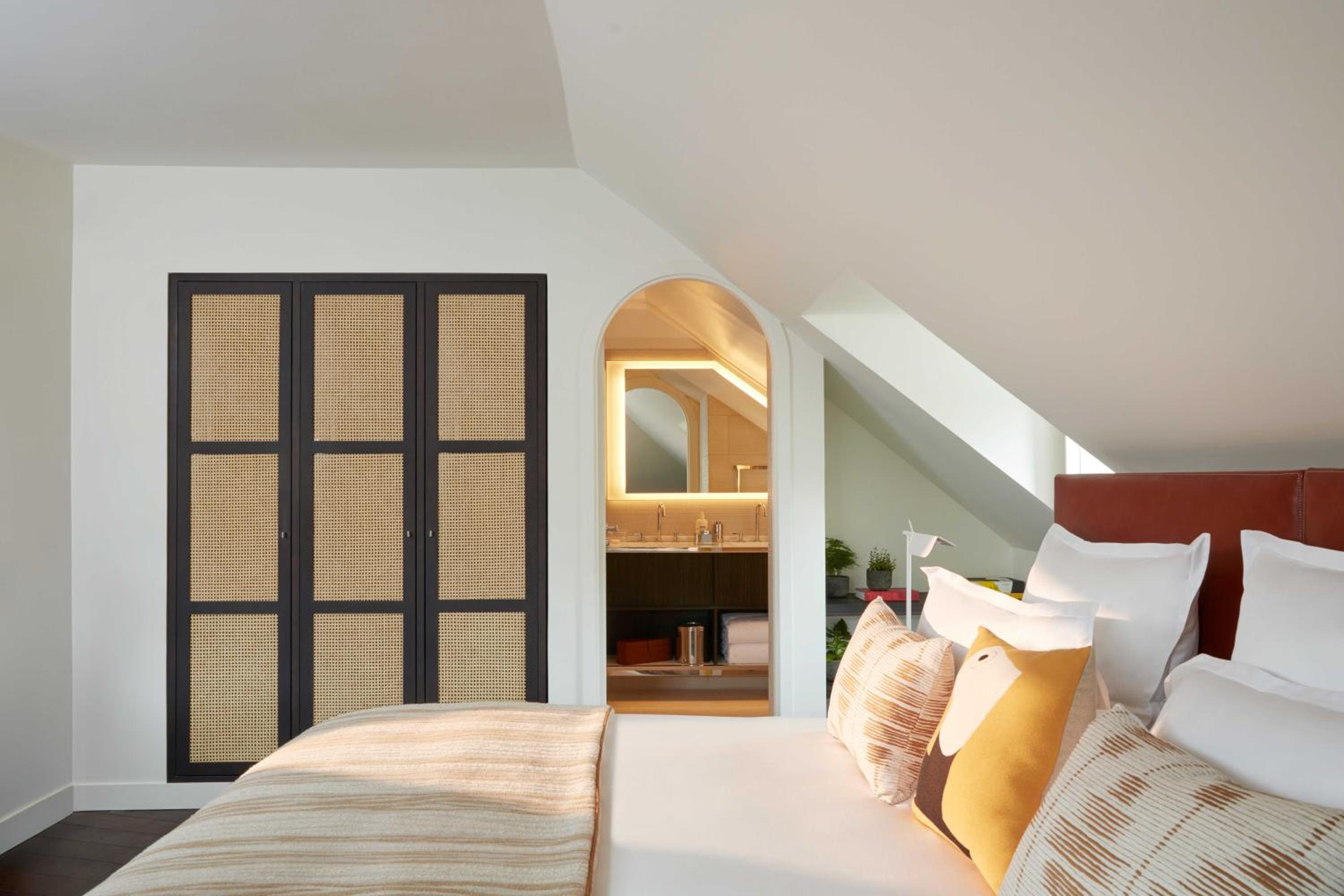 Deluxe Double Room photo 2