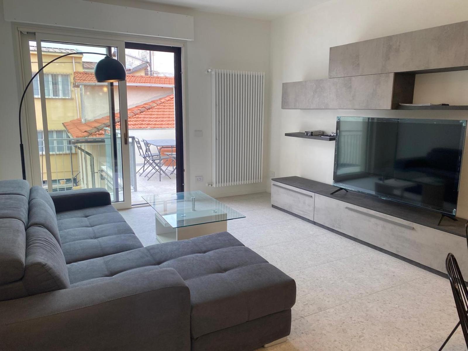 Four-Bedroom Deluxe Apartment