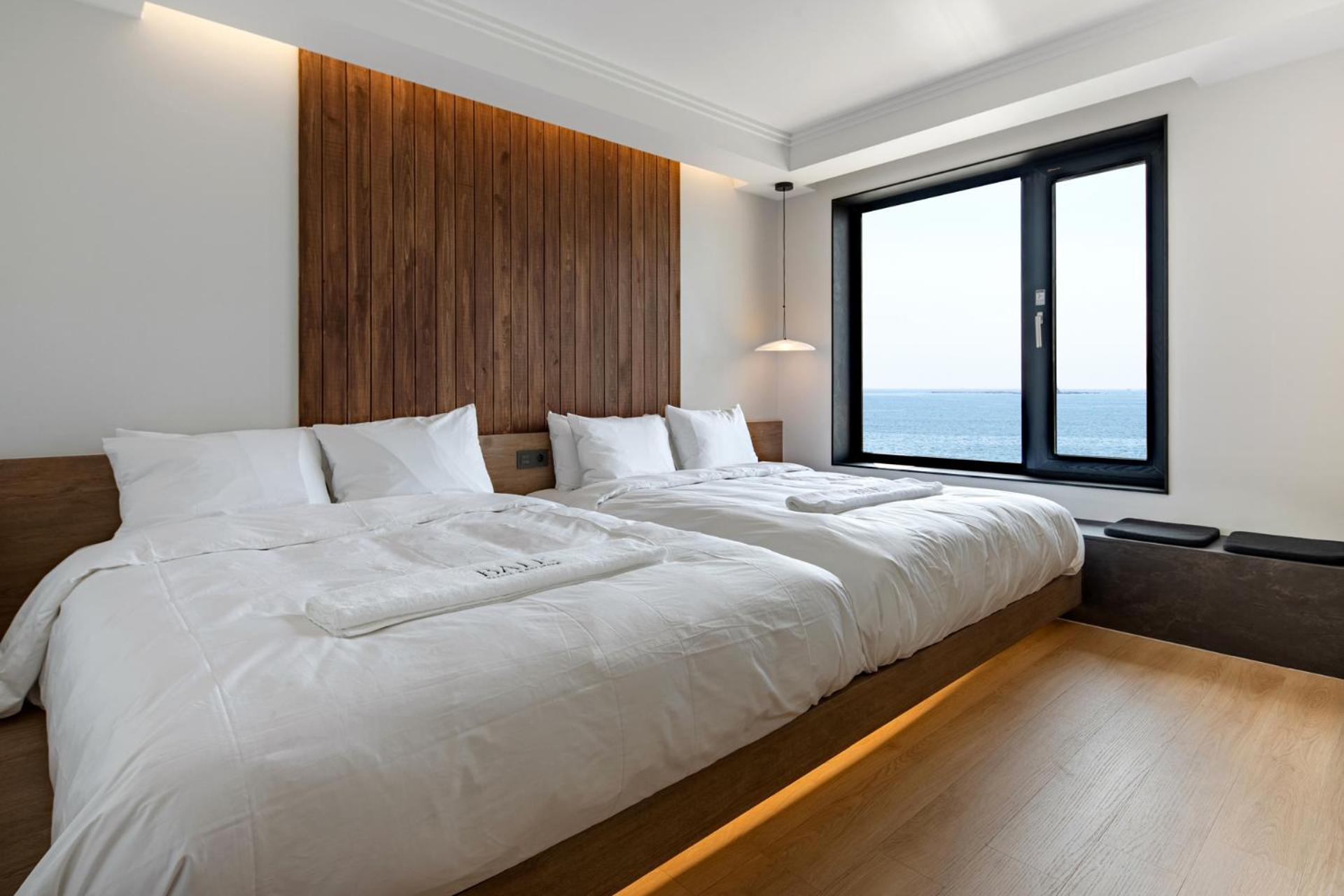Suite with Sea View - Photo 11