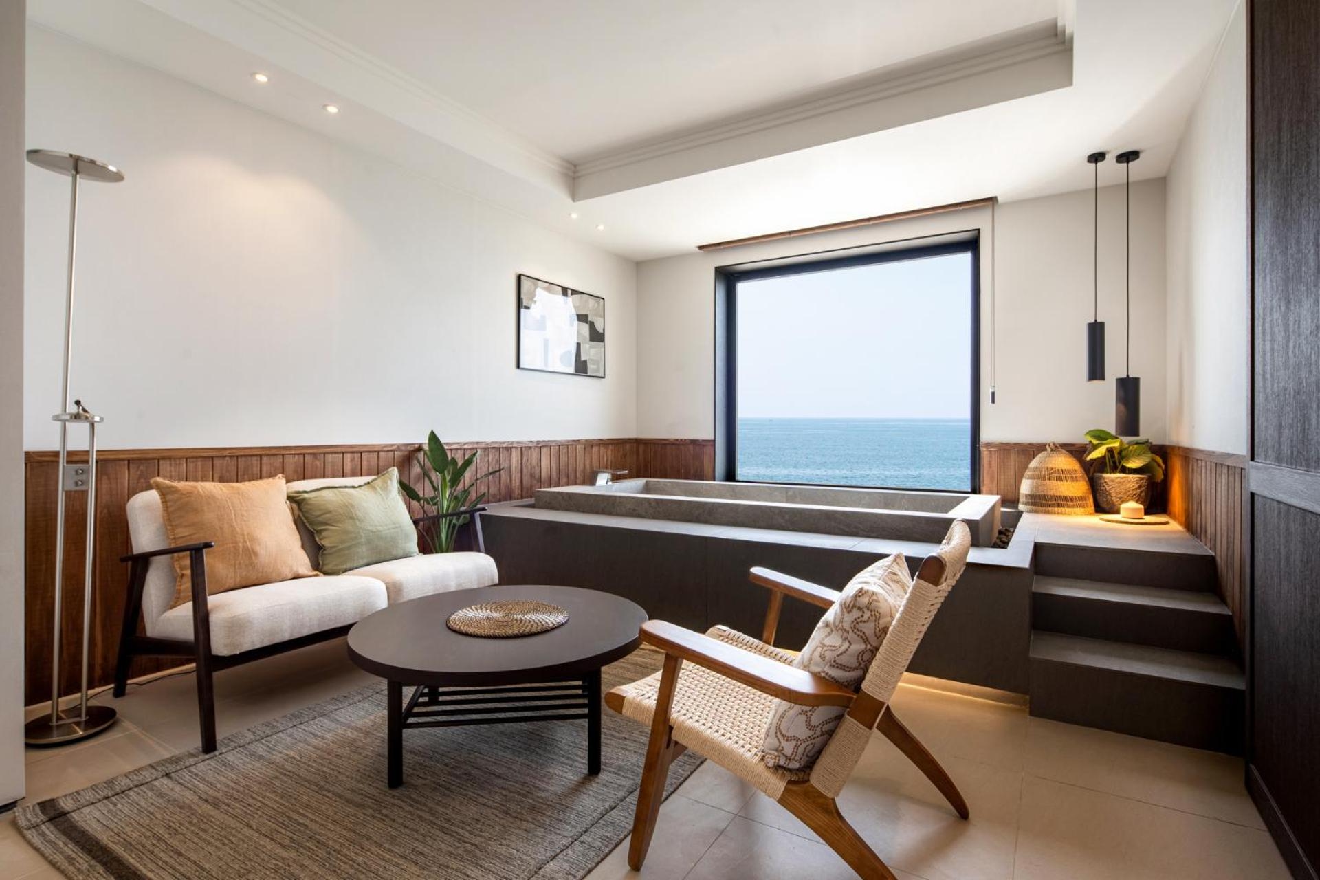 Suite with Sea View - Photo 6