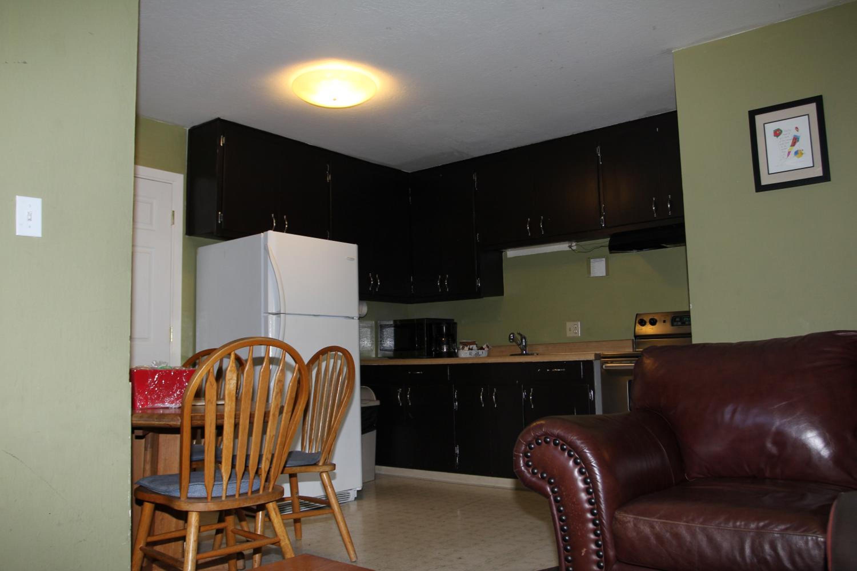 Two-Bedroom Apartment - Photo 4