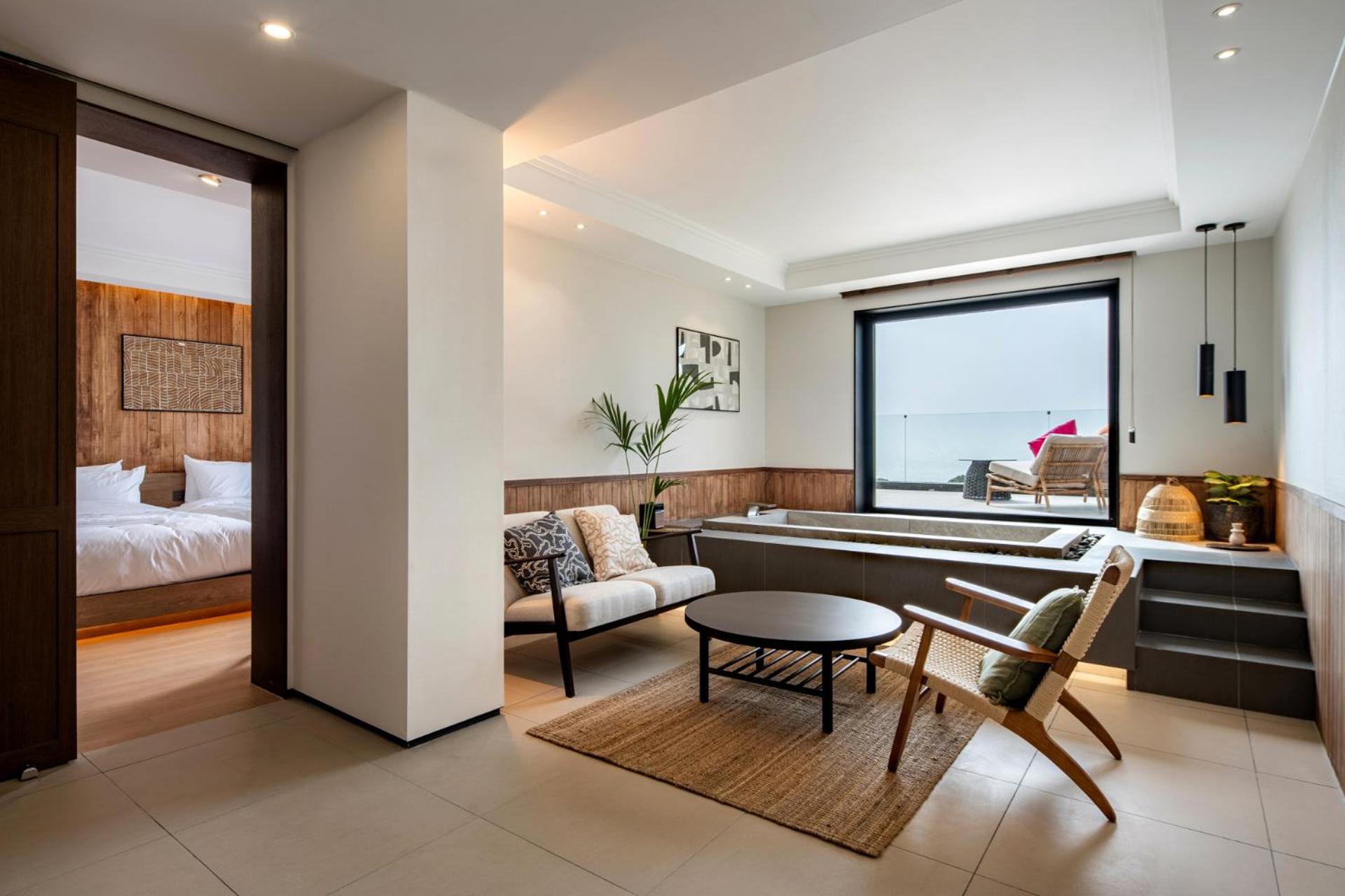 Suite with Sea View - Photo 8