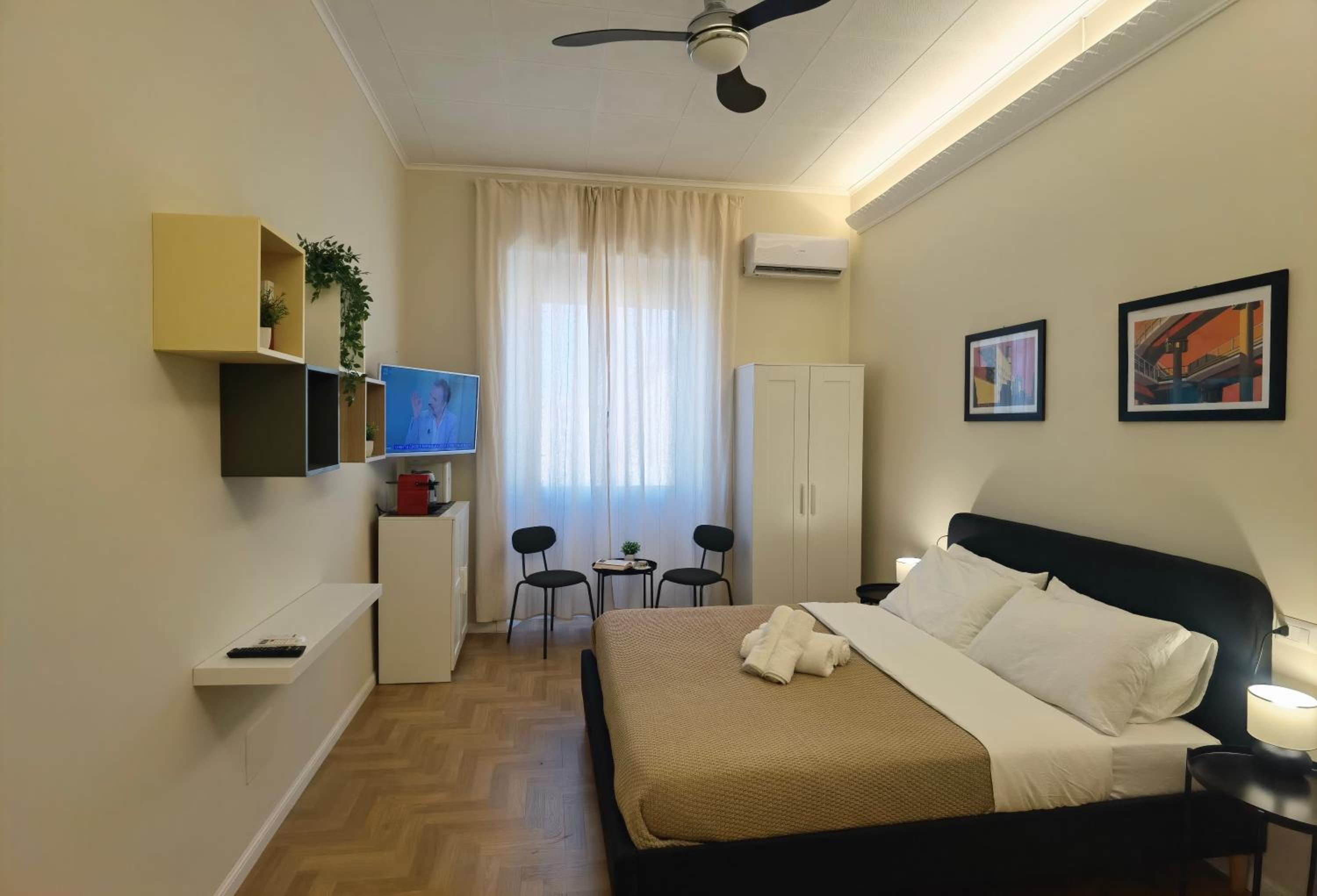 Deluxe Double Room with Shower