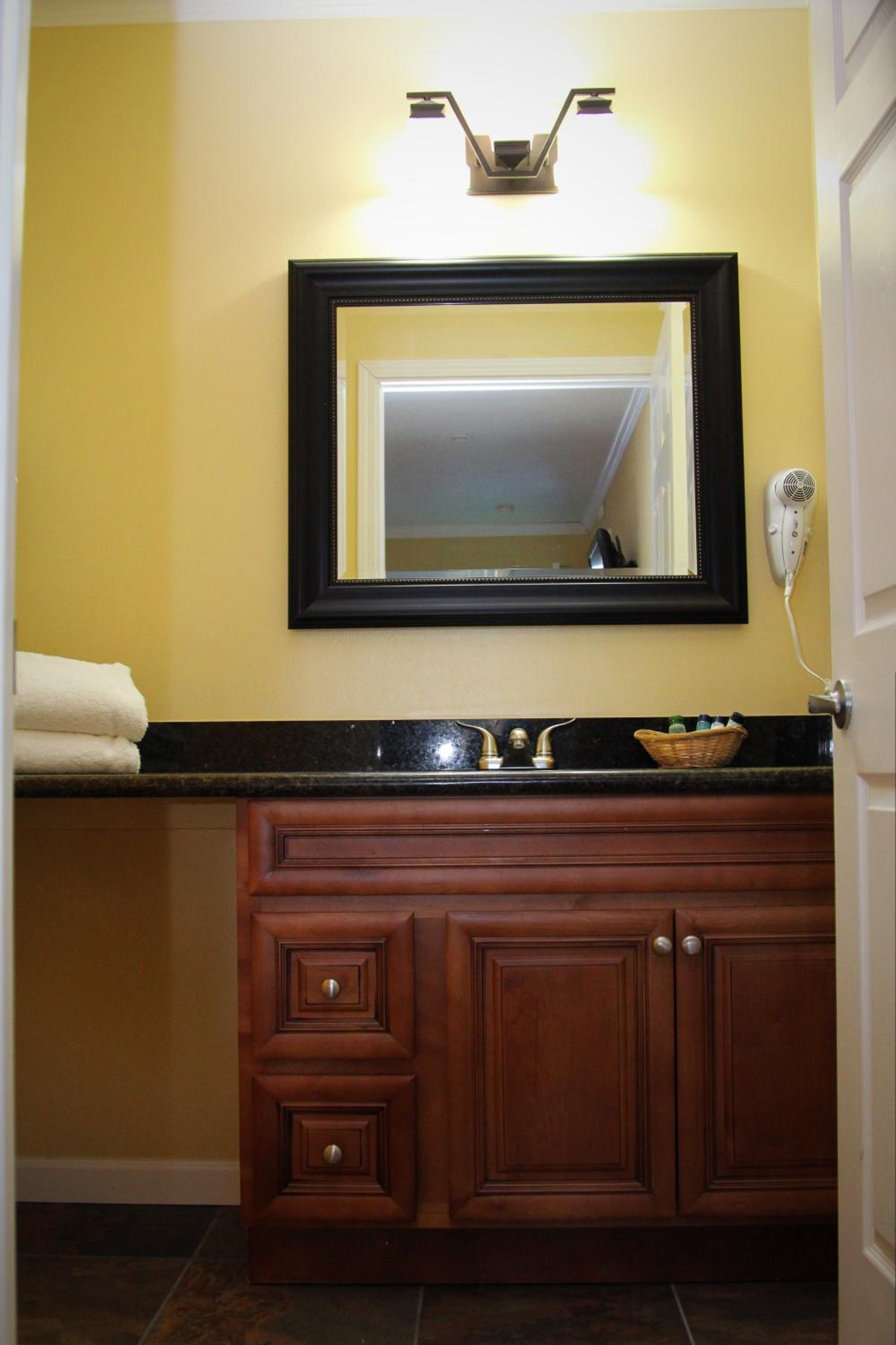 Superior King Room - Photo 6
