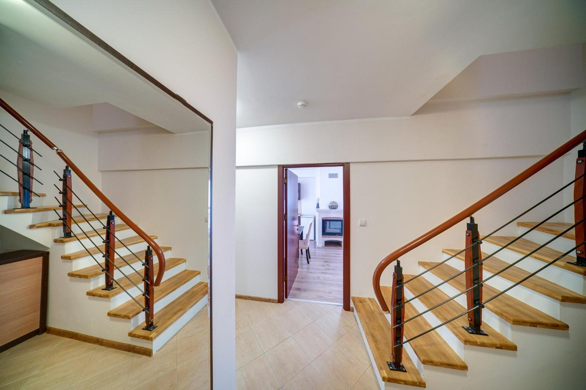 Three-Bedroom Apartment - Photo 4