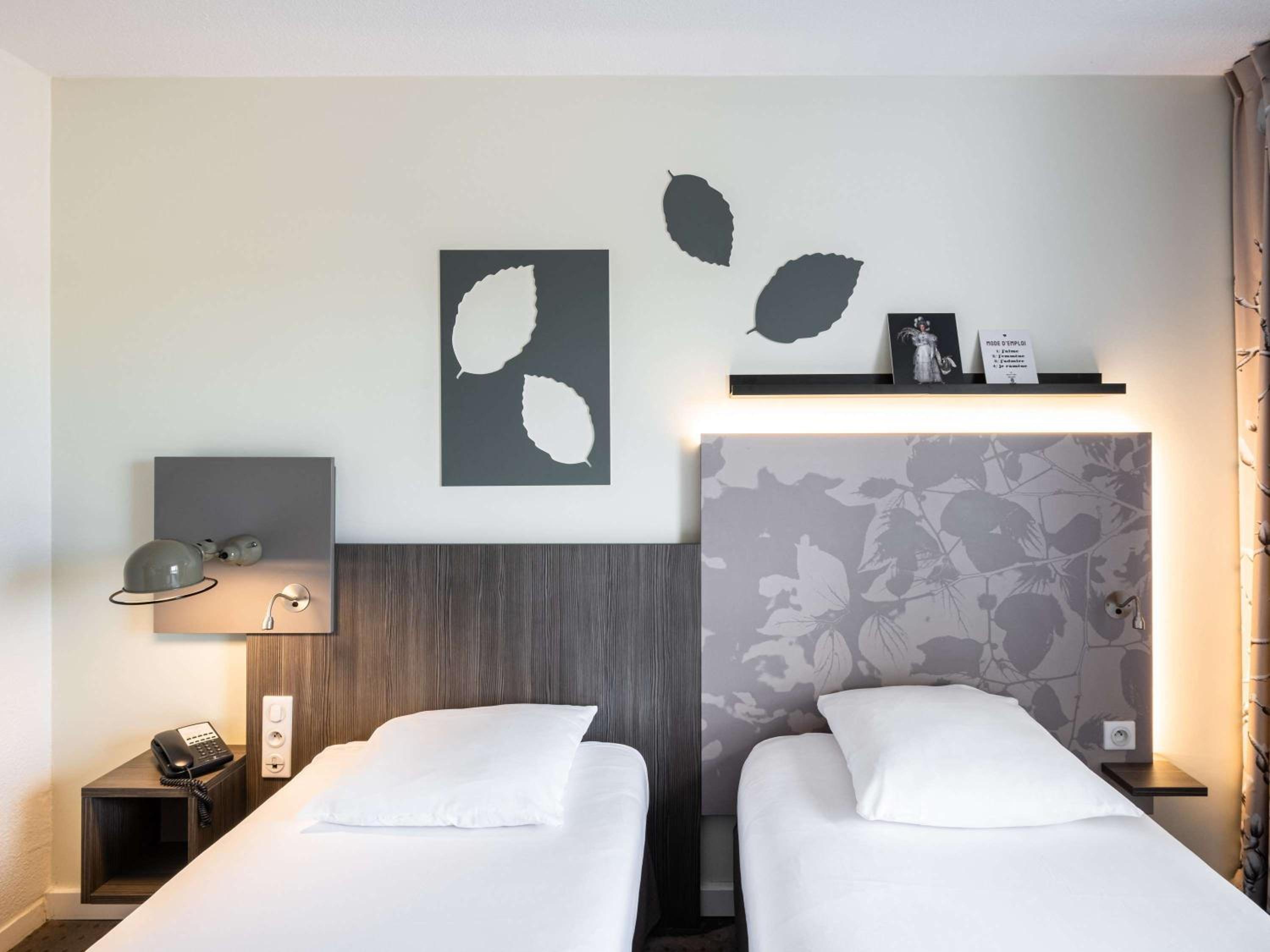 Standard Twin Room - Photo 9
